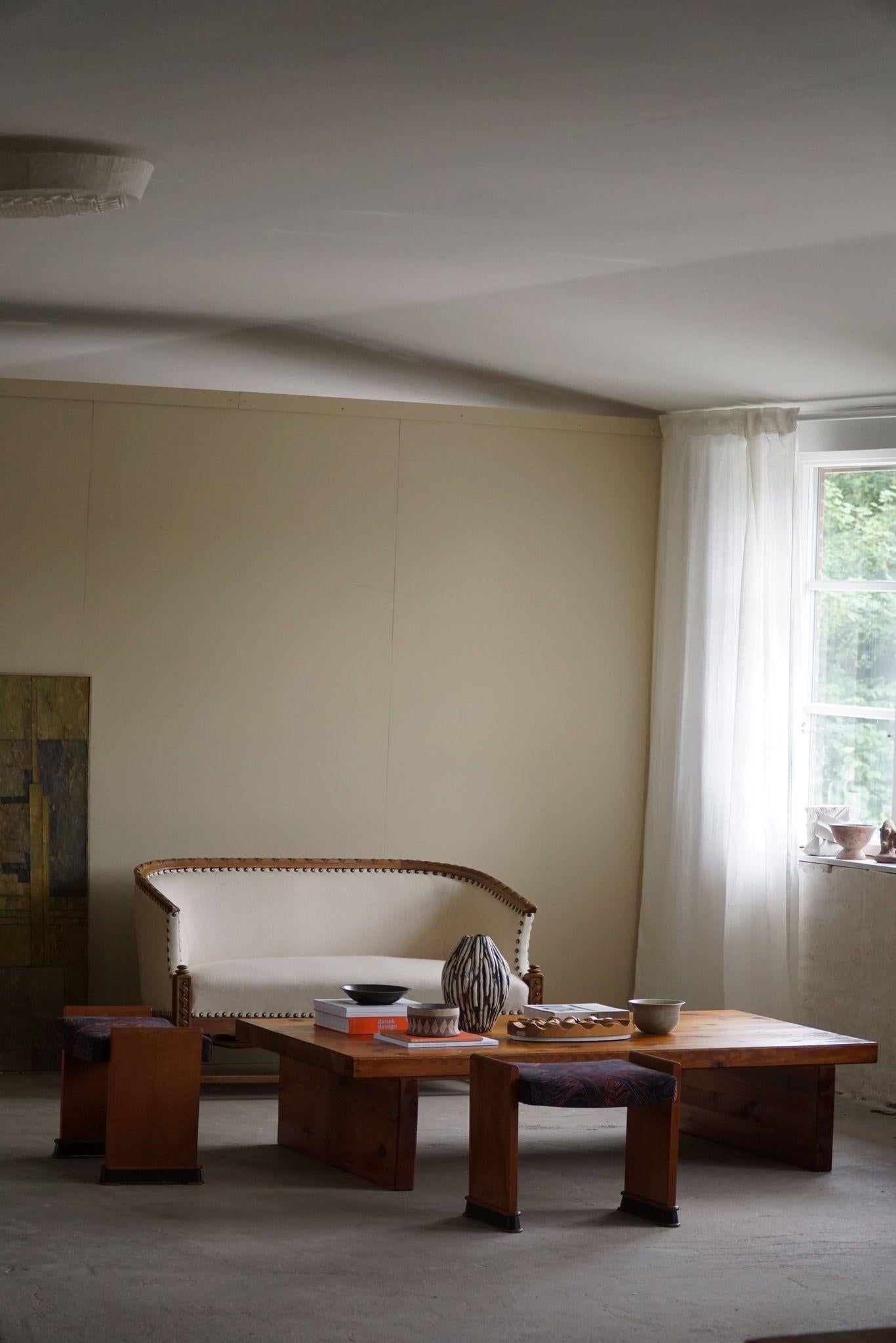 Table de canapé suédoise du milieu du siècle en pin massif, attribuée à Sven Larsson, années 1960 en vente 5