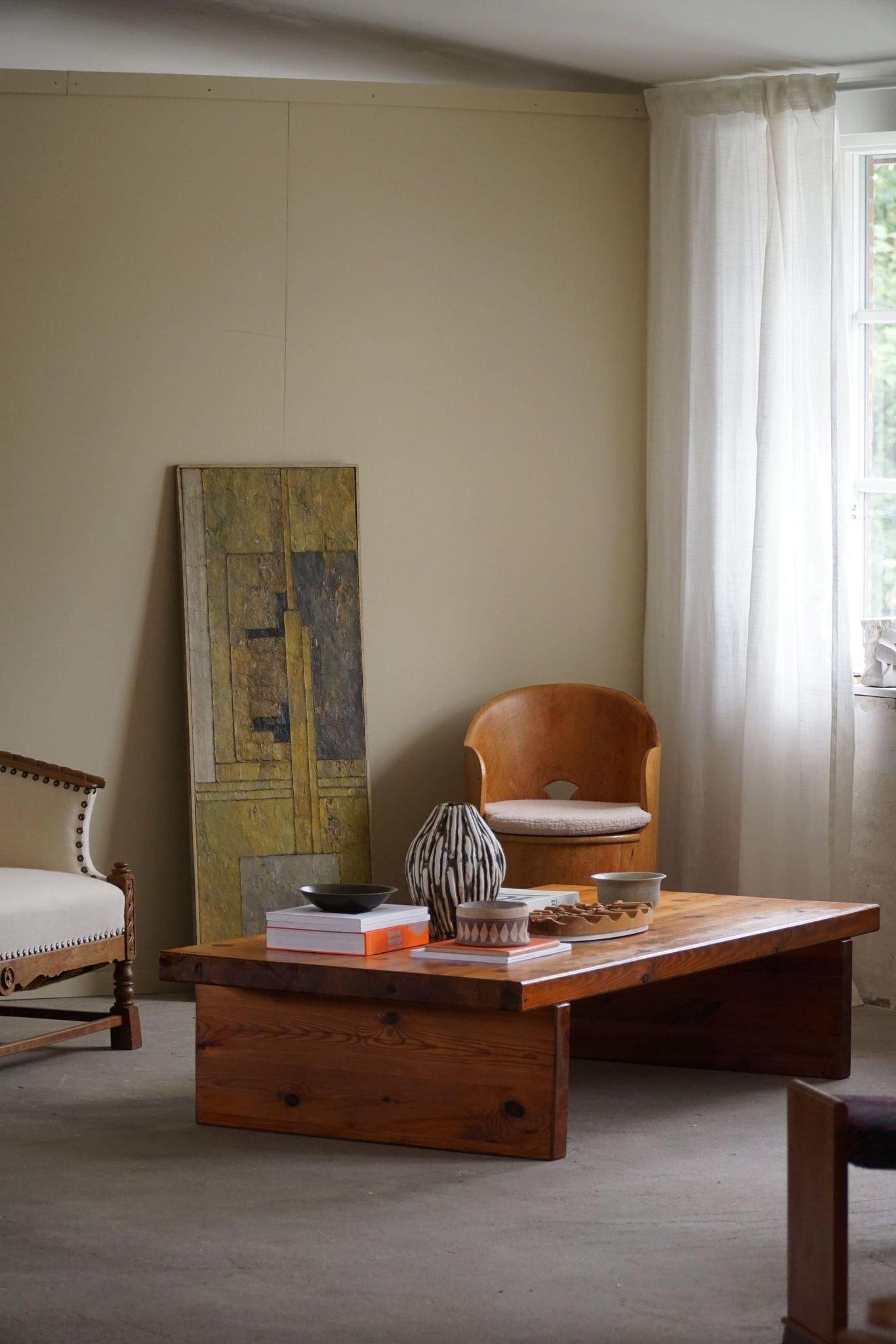 Table de canapé suédoise du milieu du siècle en pin massif, attribuée à Sven Larsson, années 1960 en vente 6