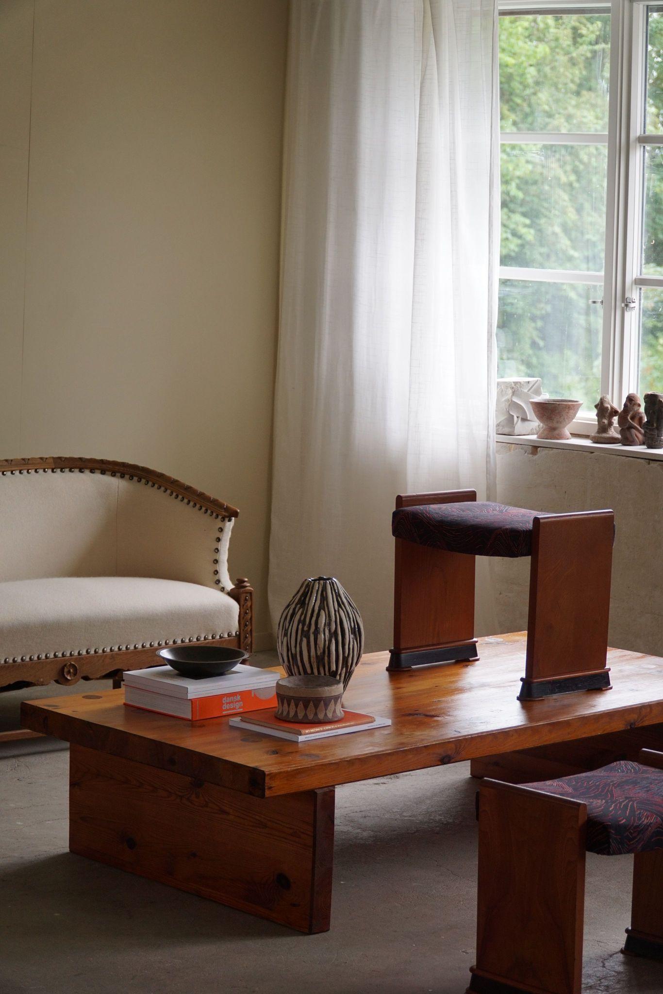 20ième siècle Table de canapé suédoise du milieu du siècle en pin massif, attribuée à Sven Larsson, années 1960 en vente