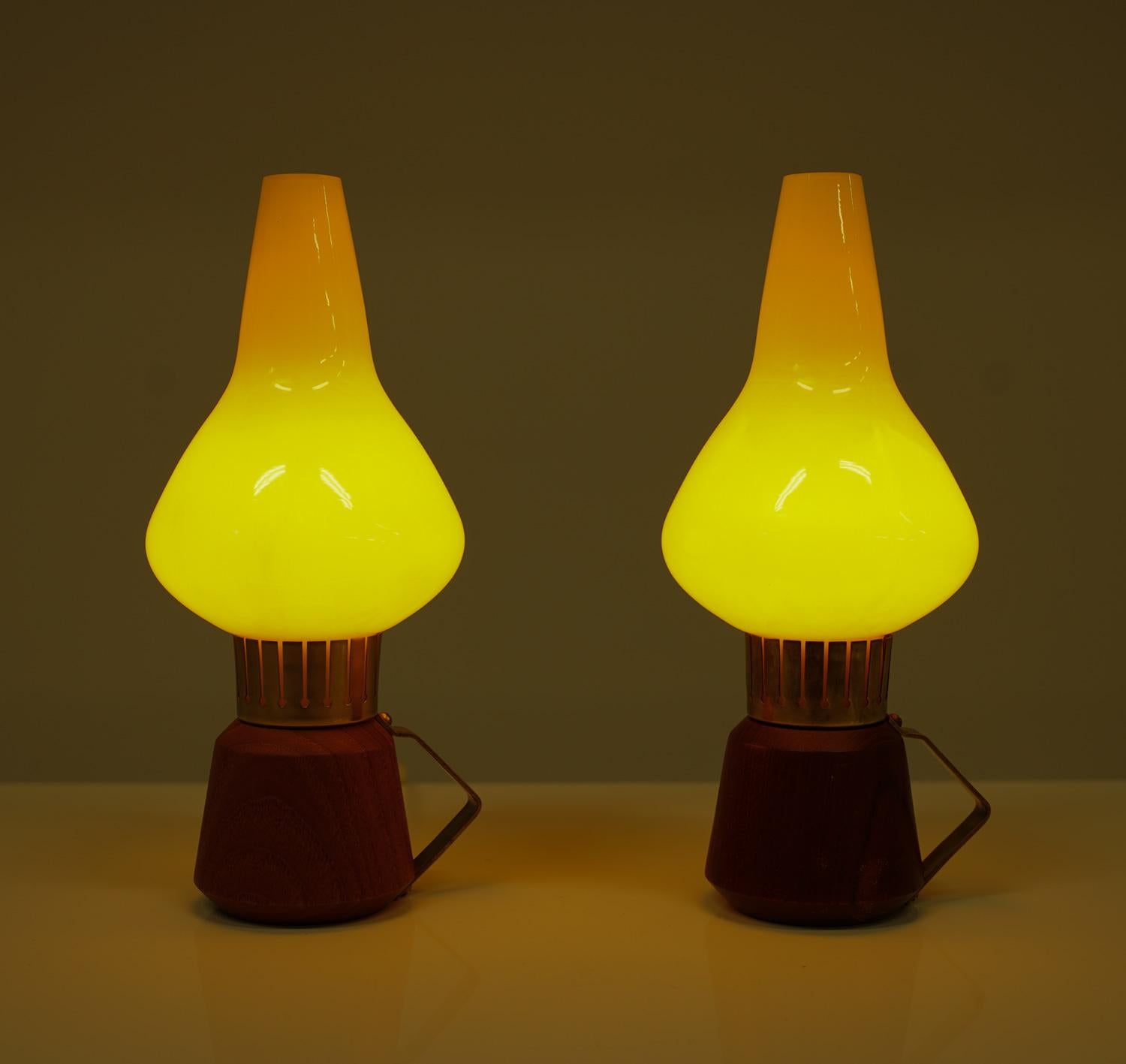 Ottone Lampada da tavolo svedese del Mid Century di ASEA in vendita