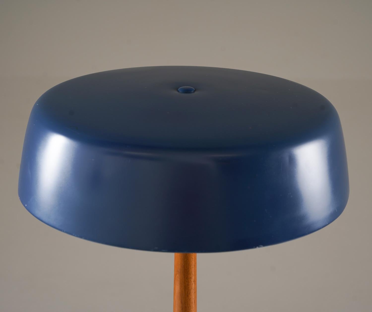 Lámpara de mesa sueca de mediados de siglo by Bergboms Sueco en venta