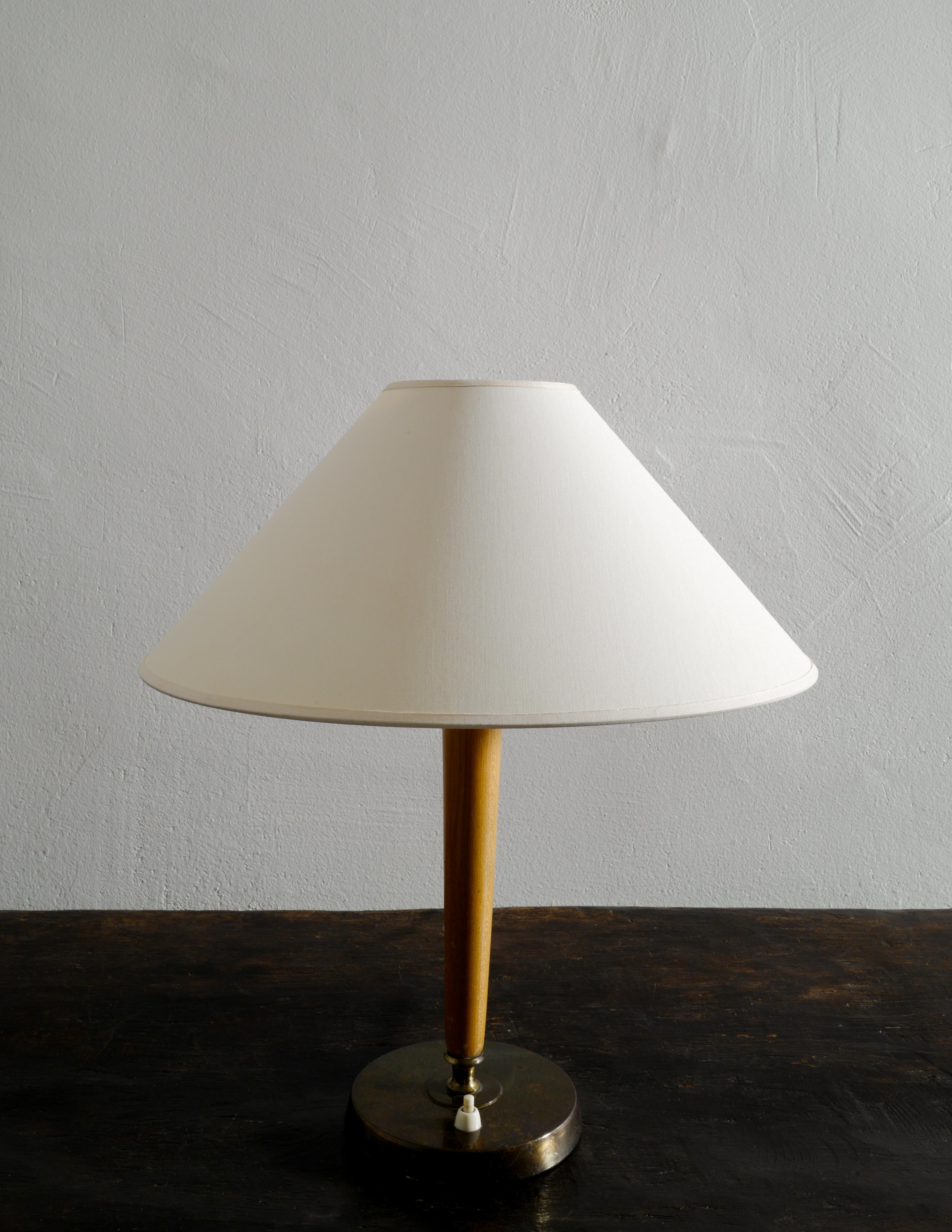 Scandinavian Modern Swedish Mid Century Table Lamp in Elm & Brass Prod by Nordiska Kompaniet, 1940s