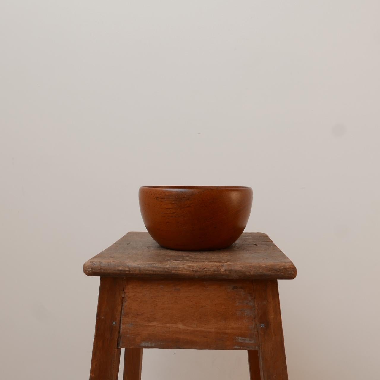 Legno Ciotola svedese di metà secolo in teak in vendita