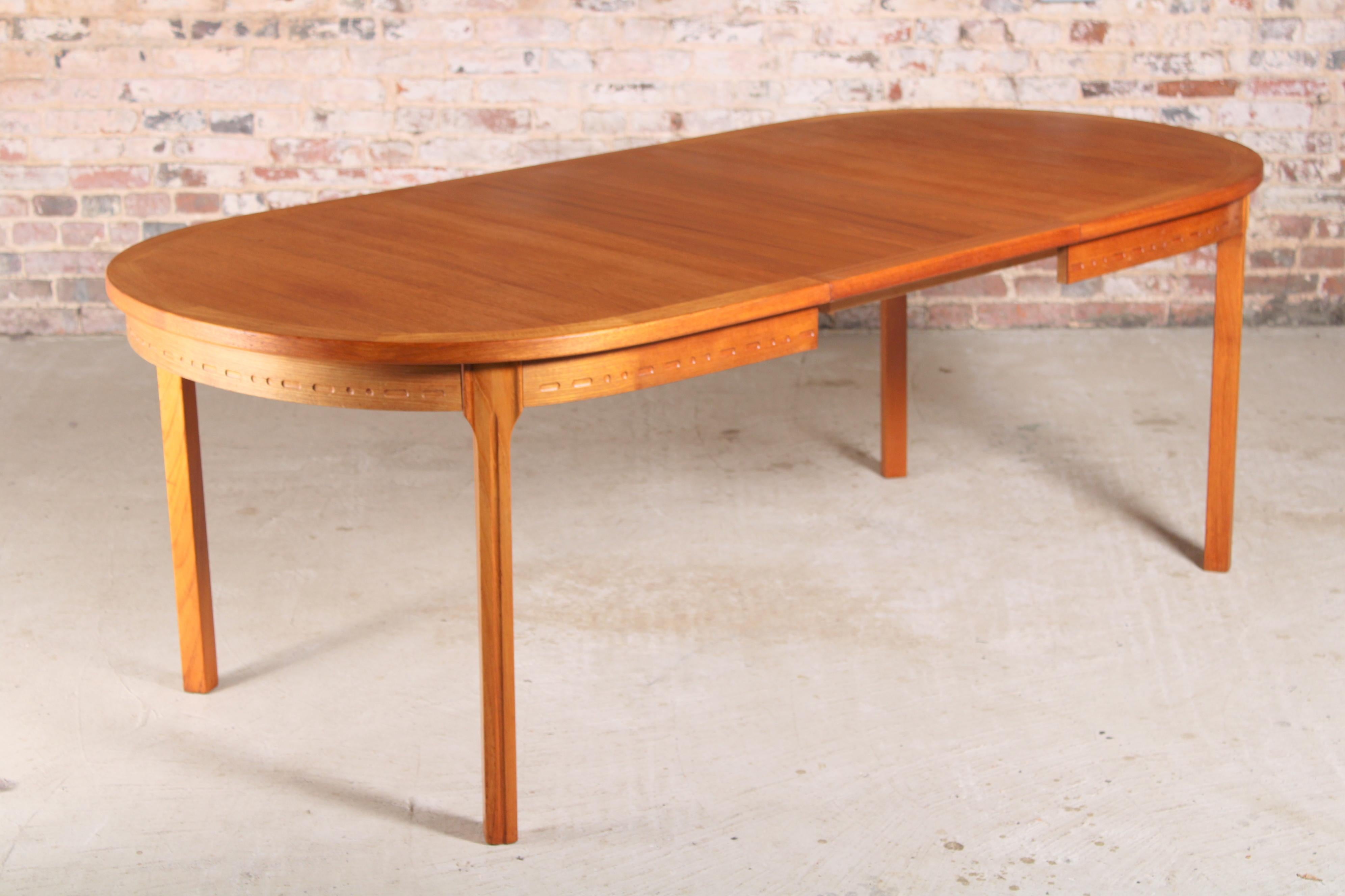 Swedish Mid-Century Teak Dining Table by Nils Jonsson for Troeds In Good Condition In Surrey, GB