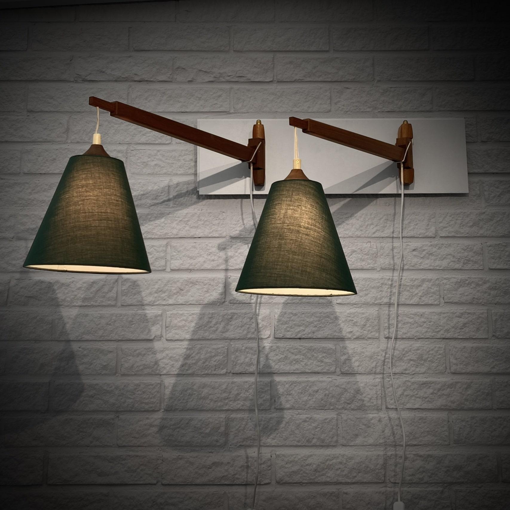 Swedish mid-century telescope wall lamps, teak and brass, 1950s In Good Condition For Sale In Forserum, SE