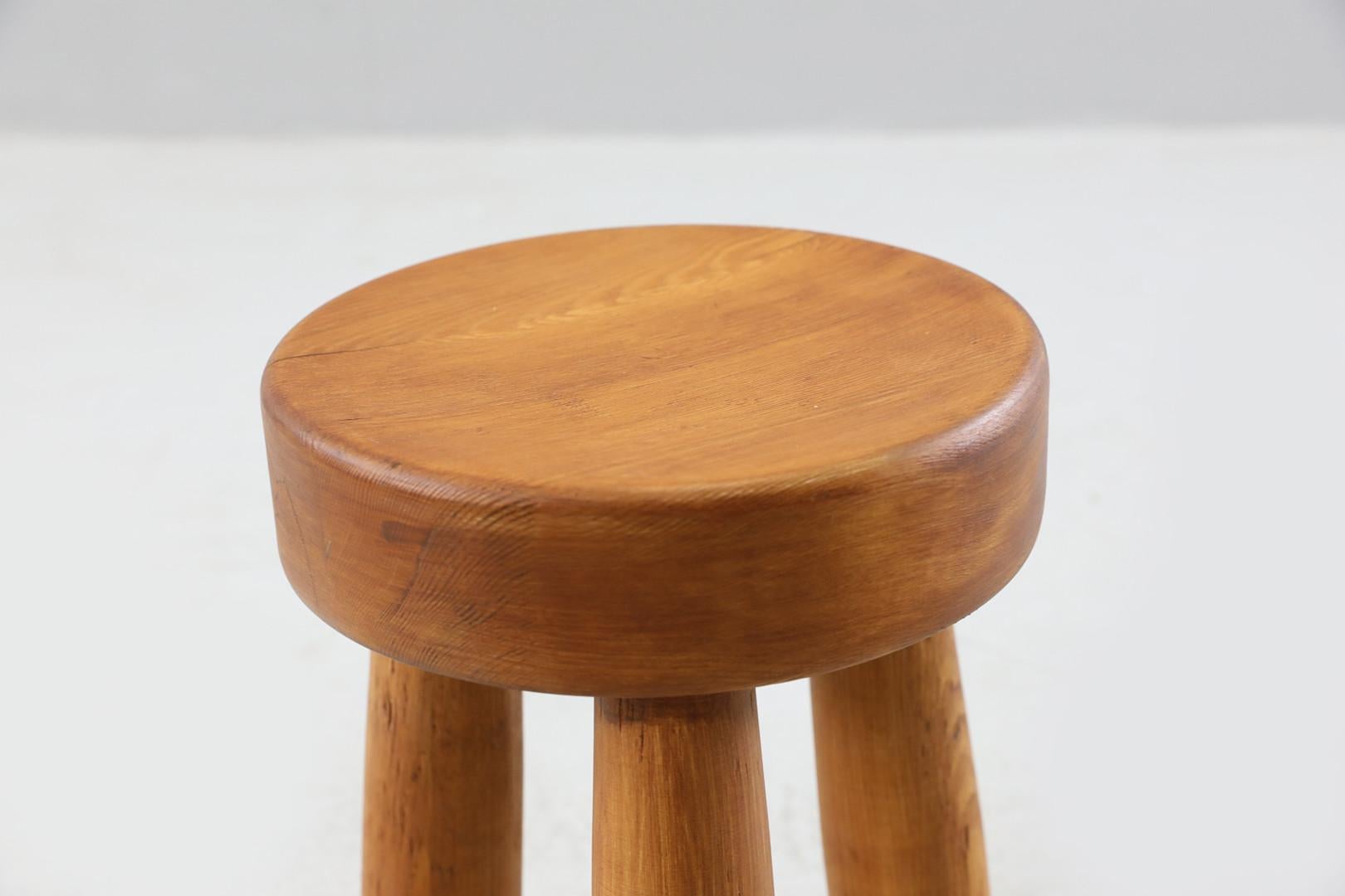 Swedish Mid Century Tripod Stool, Pine, Sweden, 1970's In Good Condition For Sale In Los Angeles, CA