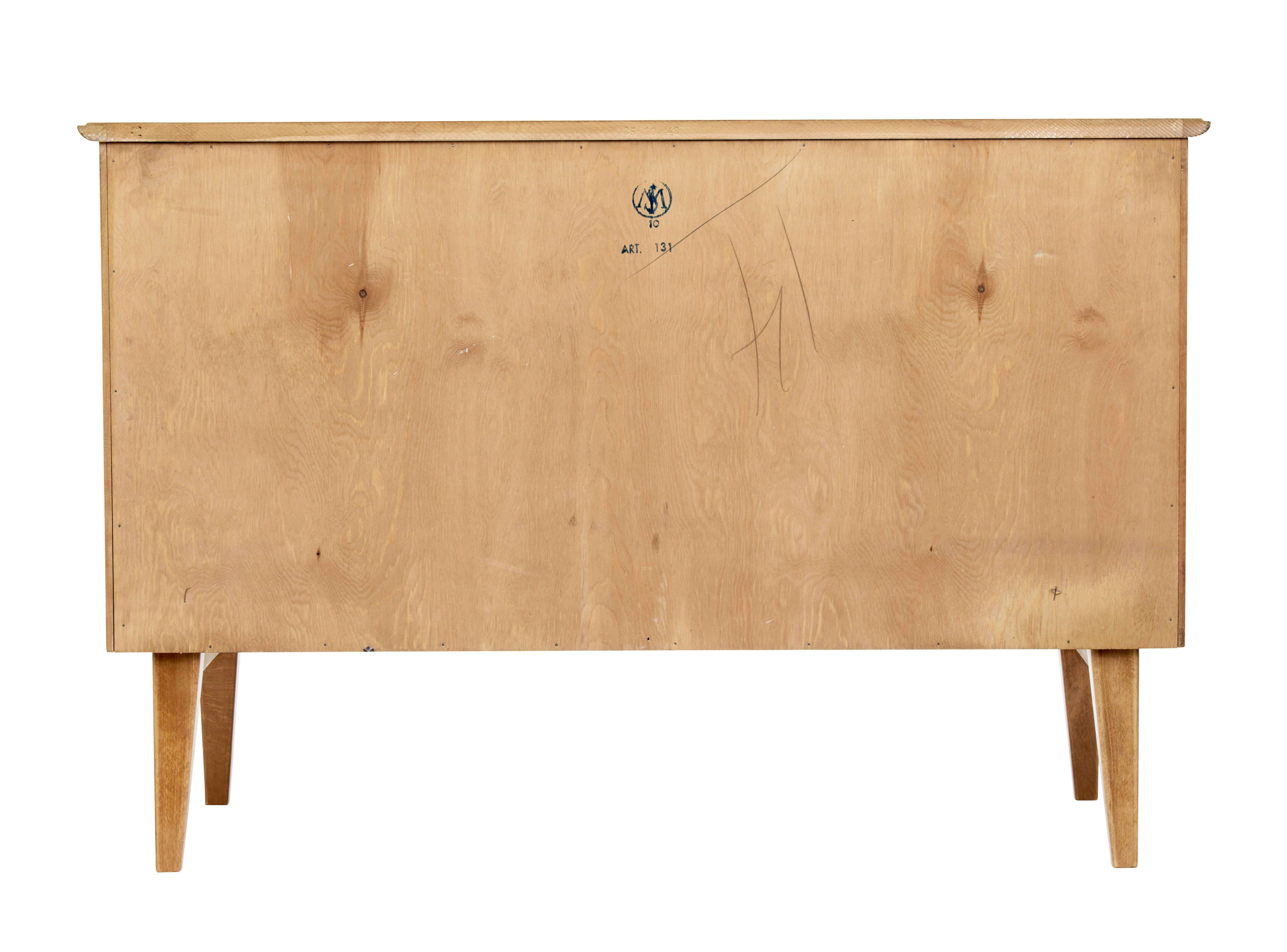 Mid-Century moderno Cassettiera svedese di metà secolo in noce di SMF Bodafors in vendita