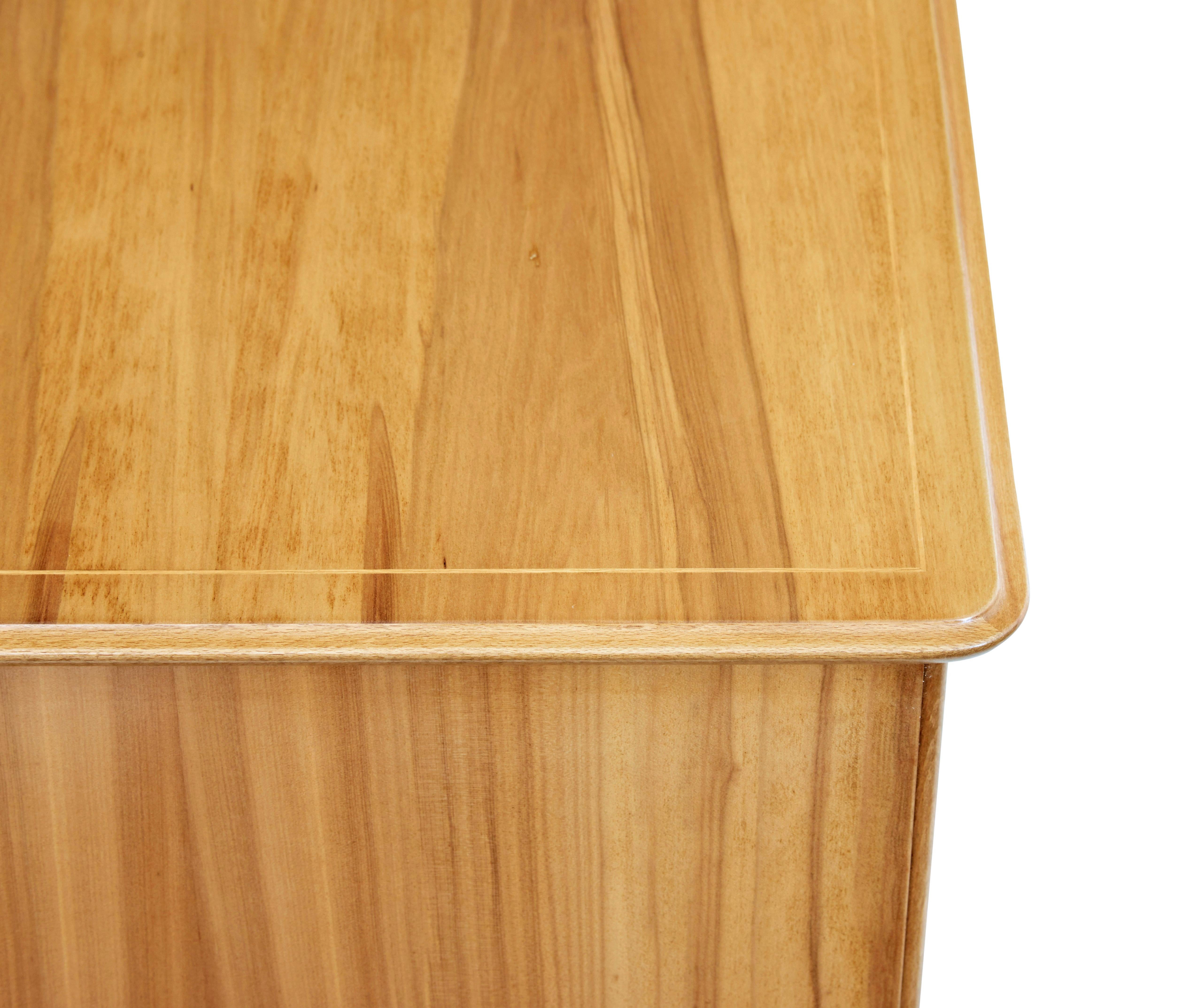 XX secolo Cassettiera svedese di metà secolo in noce di SMF Bodafors in vendita