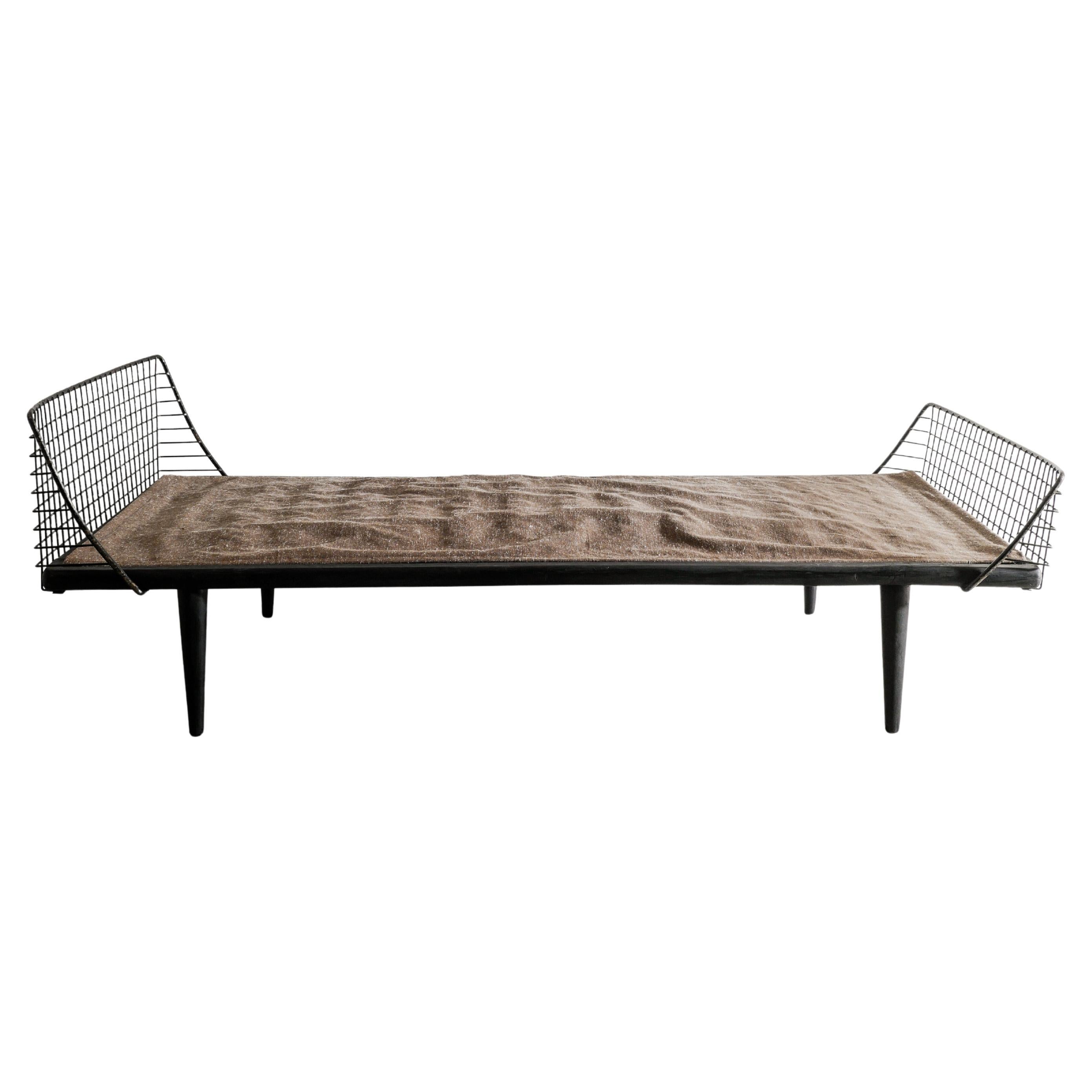 Sofá-cama sueco de madera y metal de mediados de siglo, por Bengt Ruda & Nordiska Kompaniet Años 50 en venta