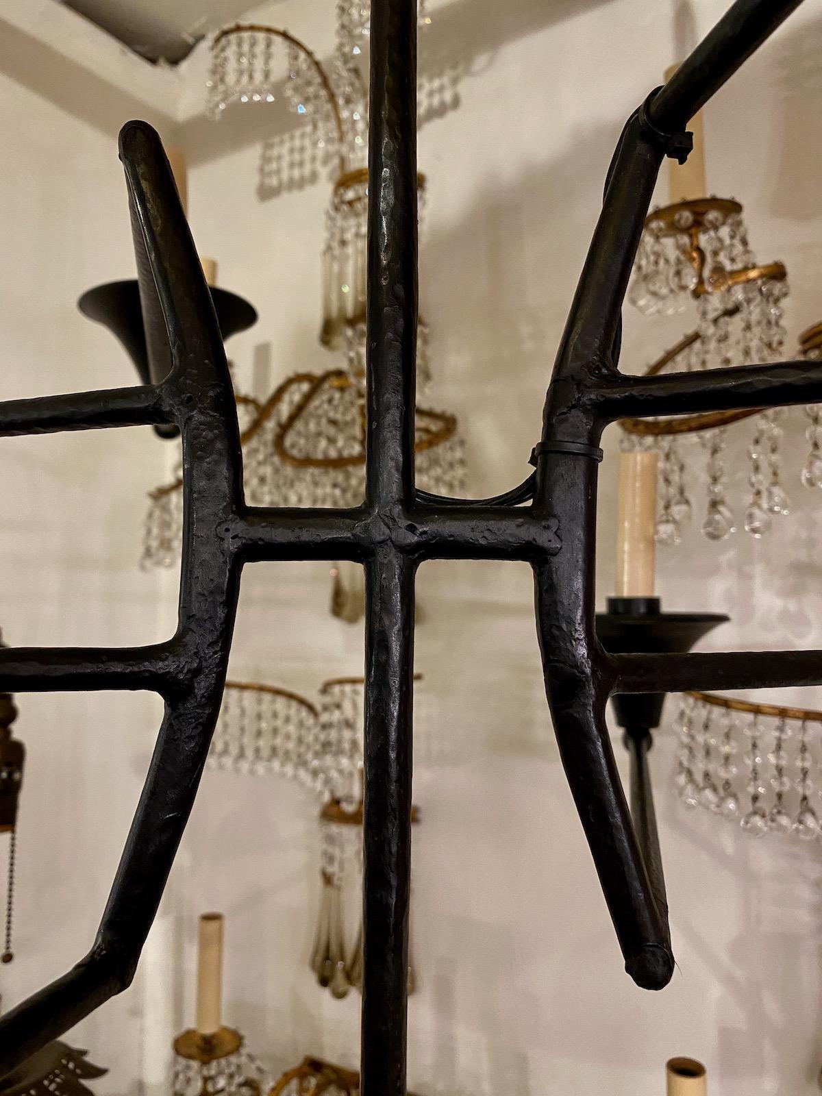 Lampadario svedese in ferro battuto della metà del secolo scorso In condizioni buone in vendita a New York, NY
