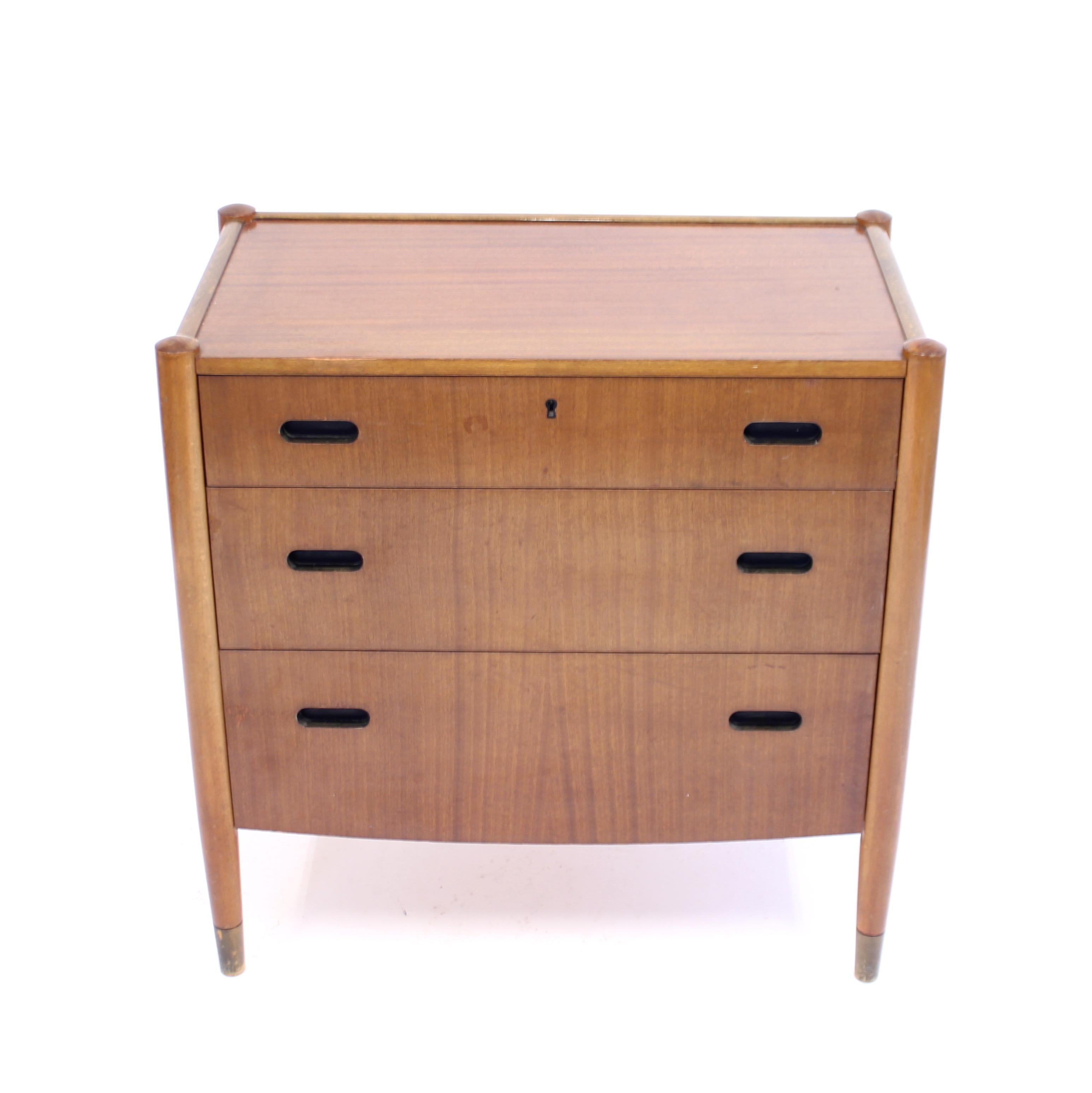 Swedish mid-century Zebrano chest of drawers, ca 1950s In Good Condition For Sale In Uppsala, SE