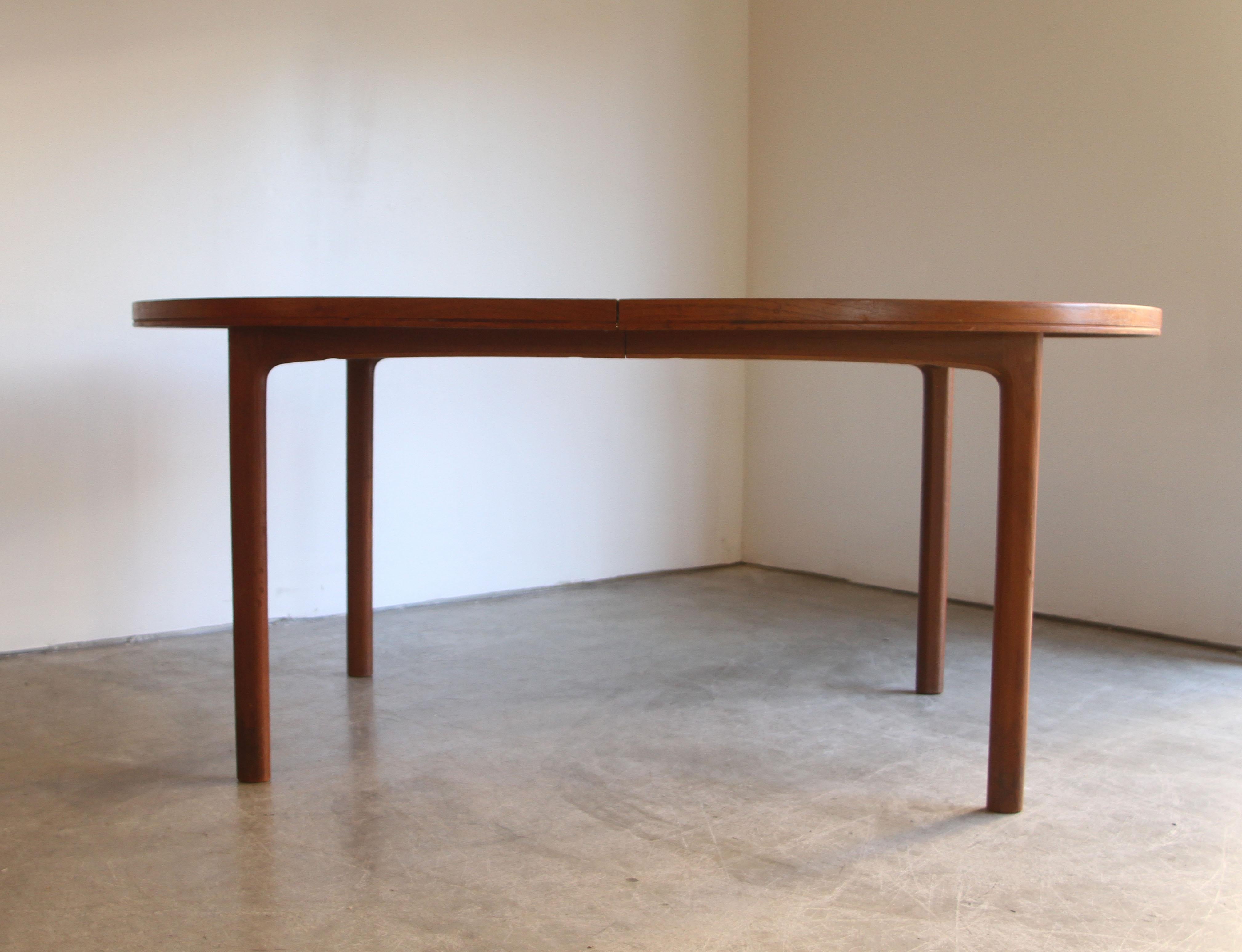 Swedish Midcentury Dining Table with 2 Leaves 9