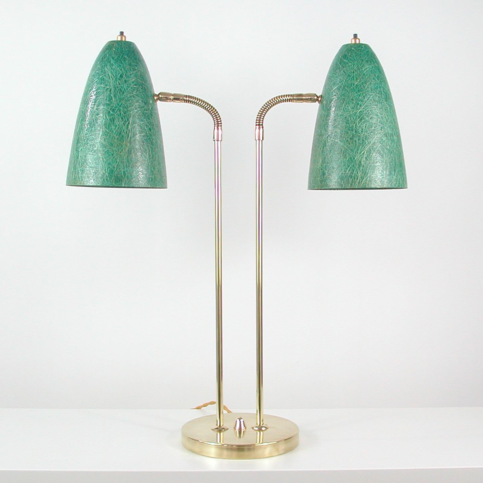 Swedish Midcentury Double Gooseneck Green Fiberglass Desk Lamp, 1950s In Good Condition In NUEMBRECHT, NRW