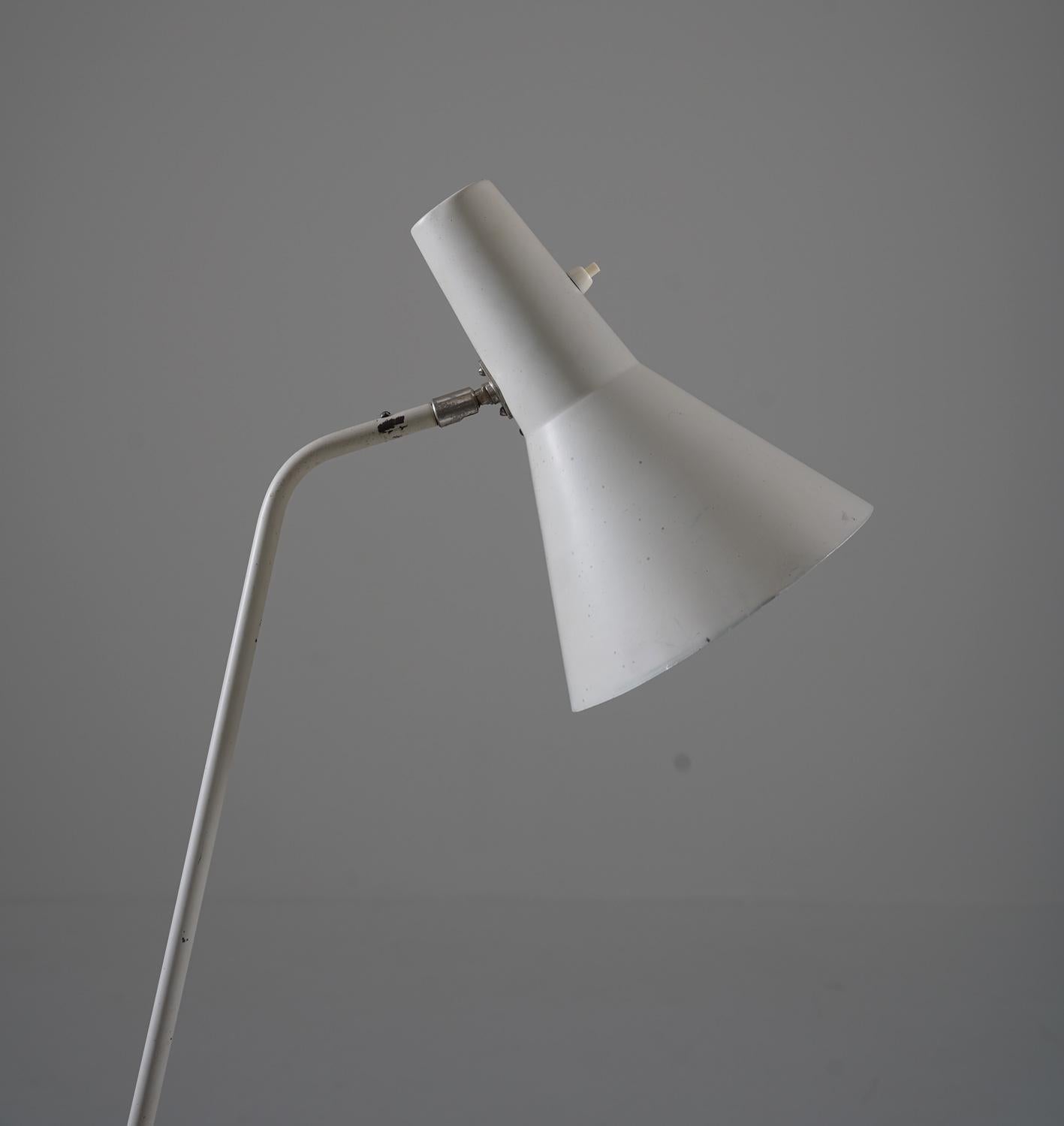 Suédois Lampadaire suédois du milieu du siècle dernier par ASEA, années 1950 en vente