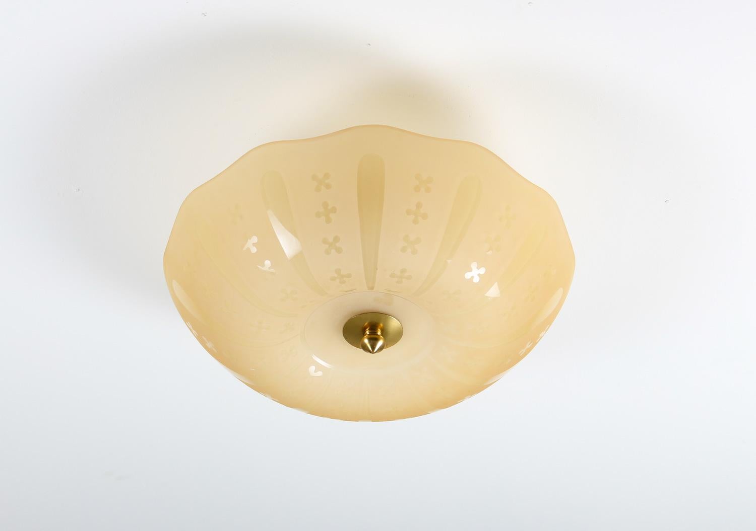 Swedish Midcentury Flush Mount in Glass and Brass, 1940s In Good Condition In Karlstad, SE