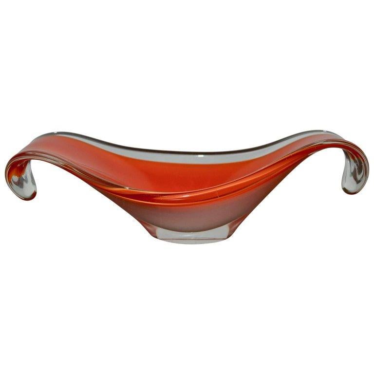 Centre de table Mid Century Modern Flygfors orange bubblegum de la gamme coquille de Paul Kedelv.