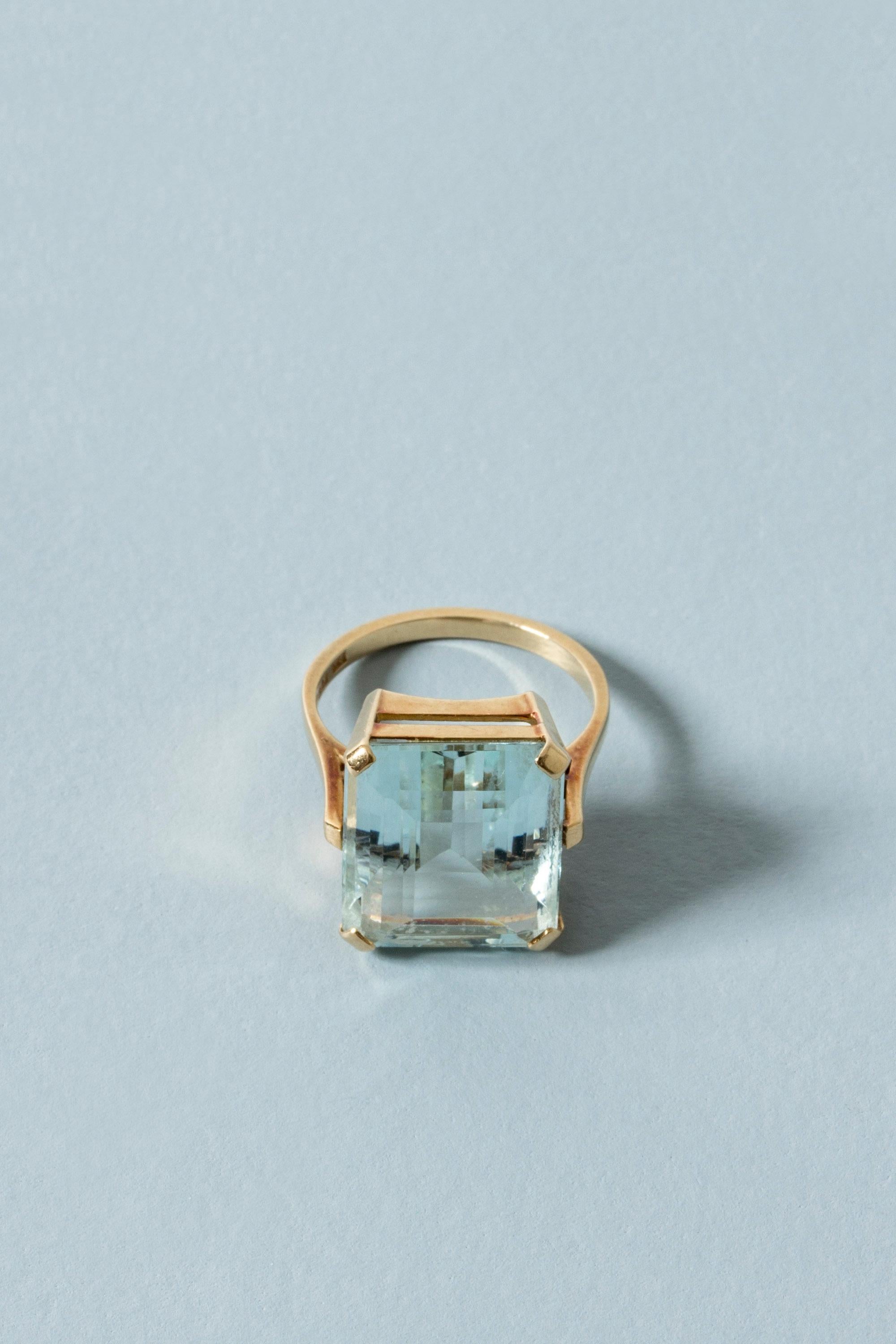 Antique Cushion Cut Swedish Midcentury Gold and Aquamarine Ring, Sweden, 1949