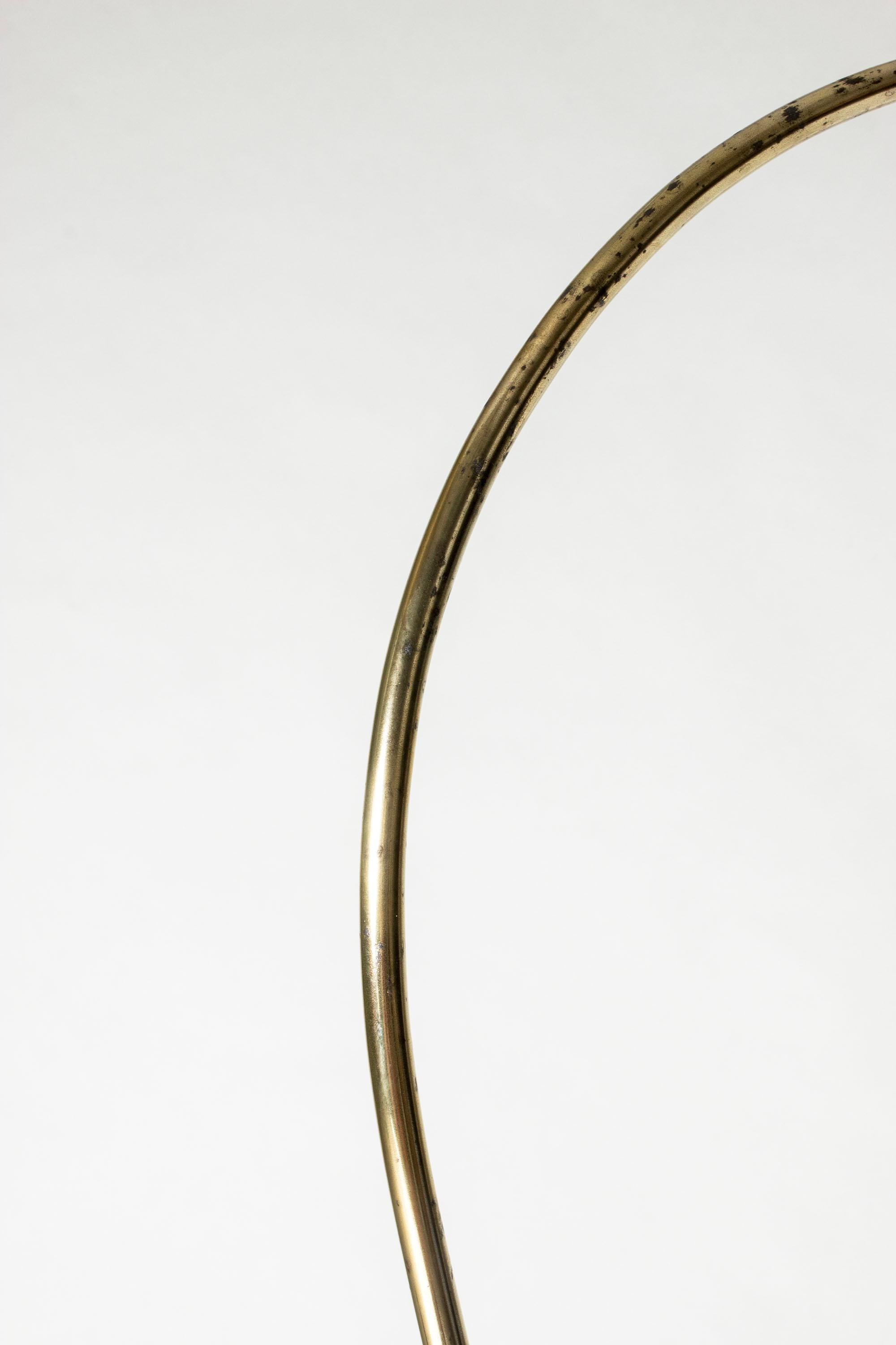 Laiton Lampadaire suédois moderniste du milieu du siècle dernier, Suède, années 1940 en vente