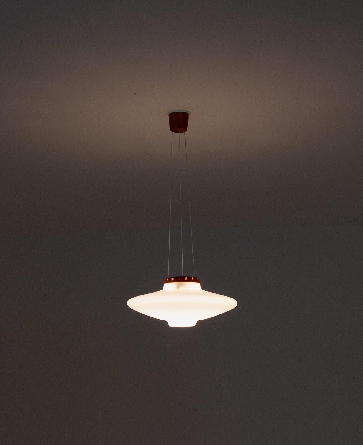 Swedish Midcentury Pendant in Oak and Opaline Glass by Luxus For Sale 4