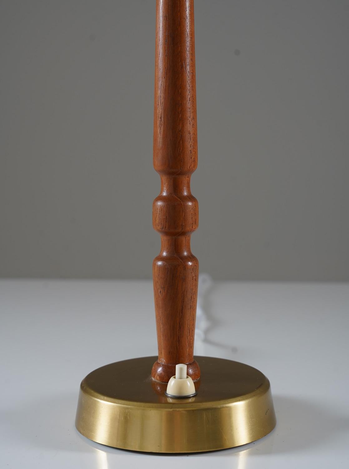 Swedish Midcentury Table Lamp by Hans Bergström Model 743 For Sale 2