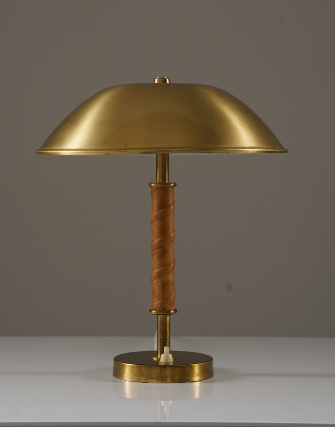 Lámpara de mesa modelo 