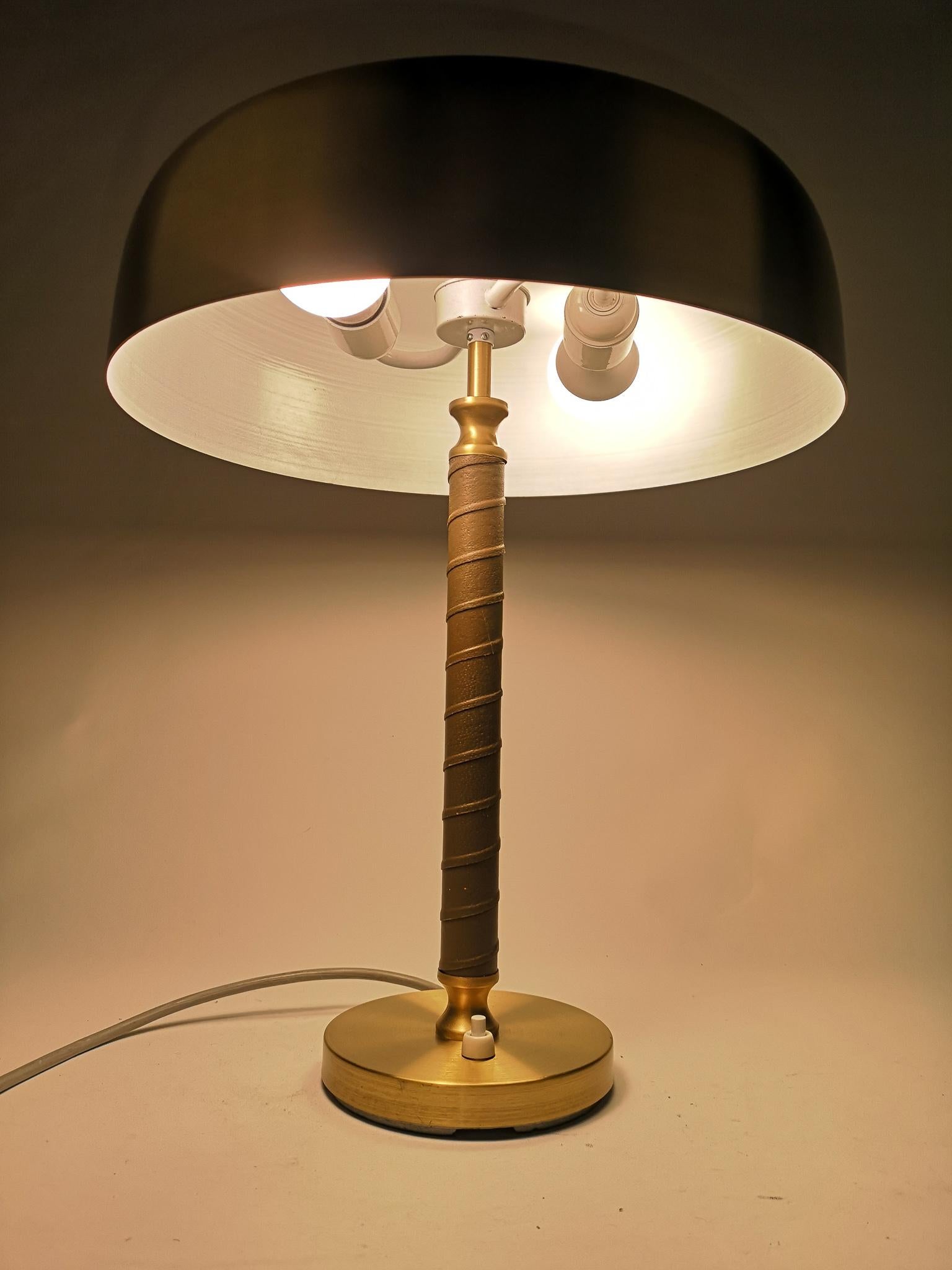 Swedish Midcentury Table Lamp in Brass and Leather by Boréns 5