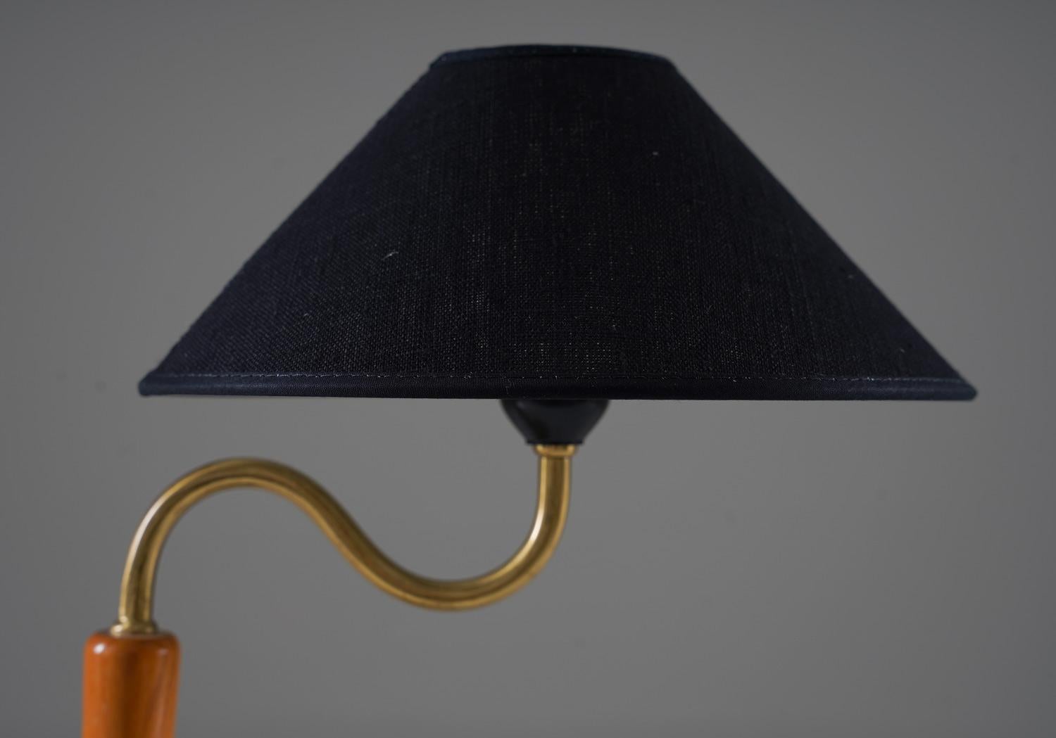 Scandinavian Modern Swedish Midcentury Table Lamp in Brass by Böhlmarks For Sale