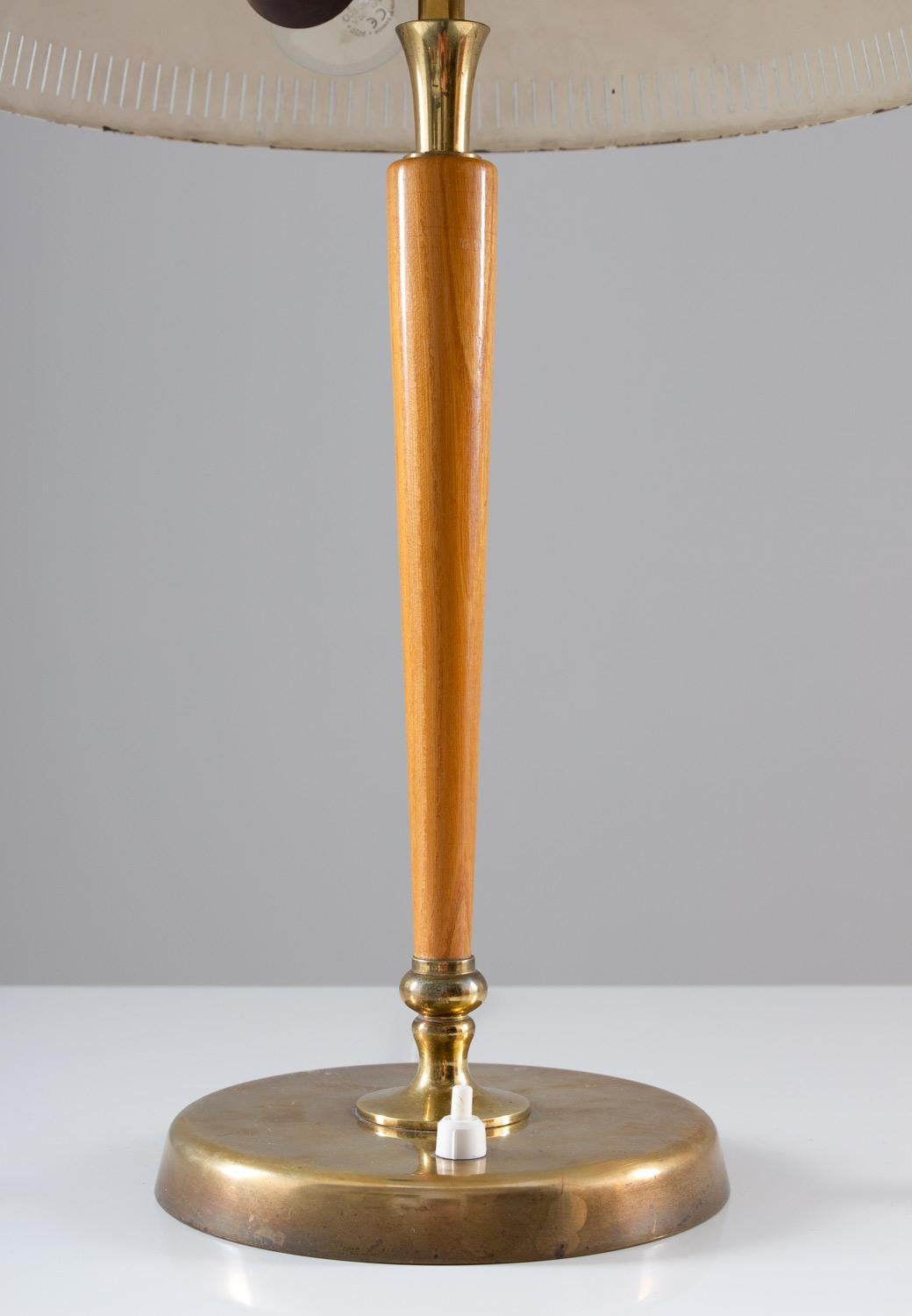 Swedish Midcentury Table Lamp in Brass by Bröderna Malmströms Metallvarufabrik 1