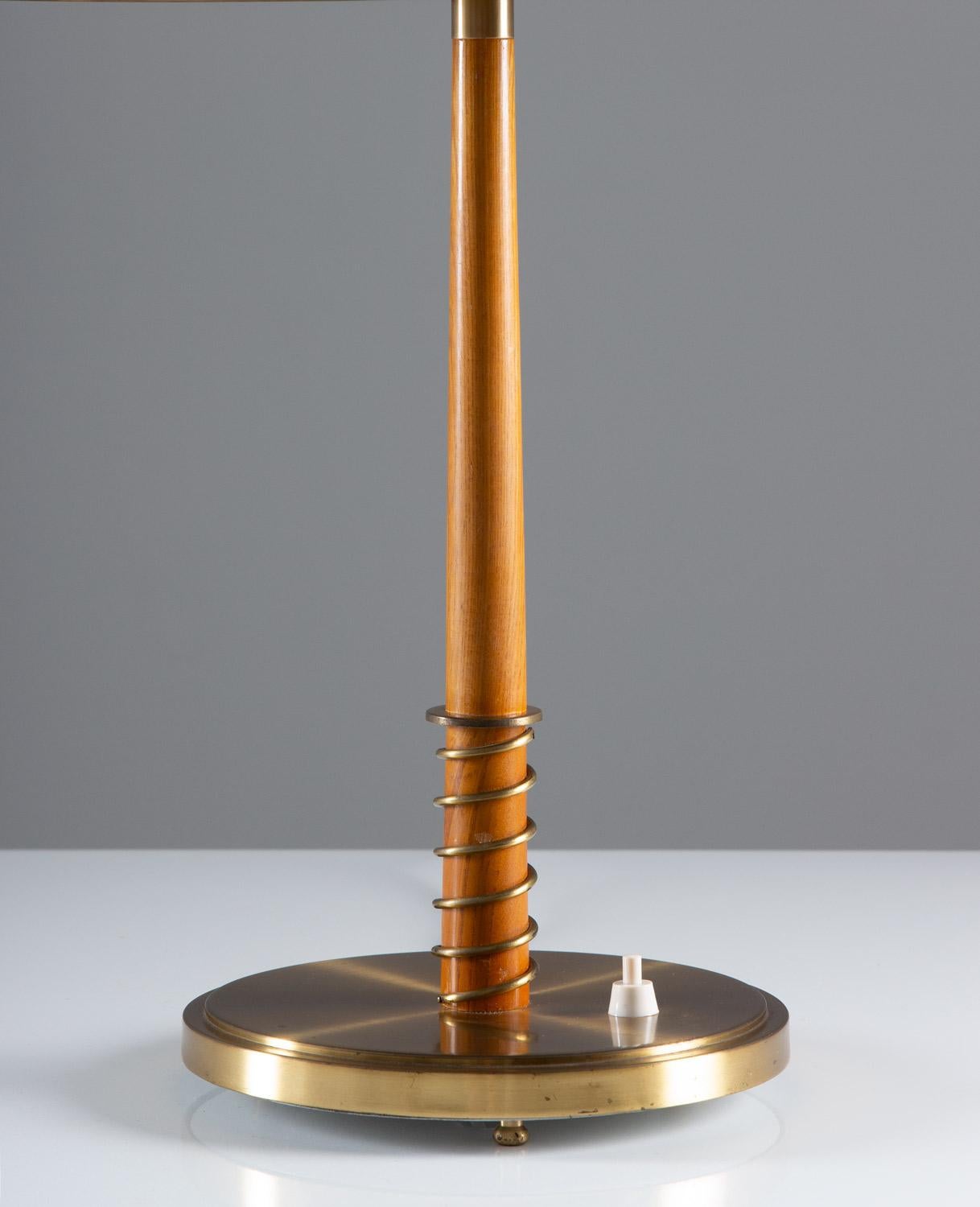 20th Century Swedish Midcentury Table Lamp in Brass by Harald Notini for Böhlmarks For Sale