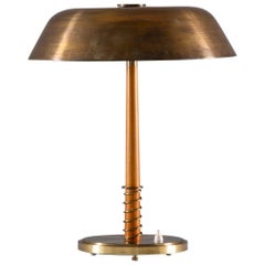 Lampada da tavolo svedese del Medioevo in ottone di Harald Notini per Böhlmarks