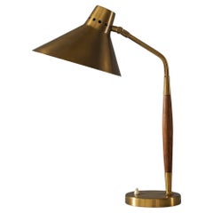 Schwedische Mid-Century-Tischlampe aus perforiertem Messing