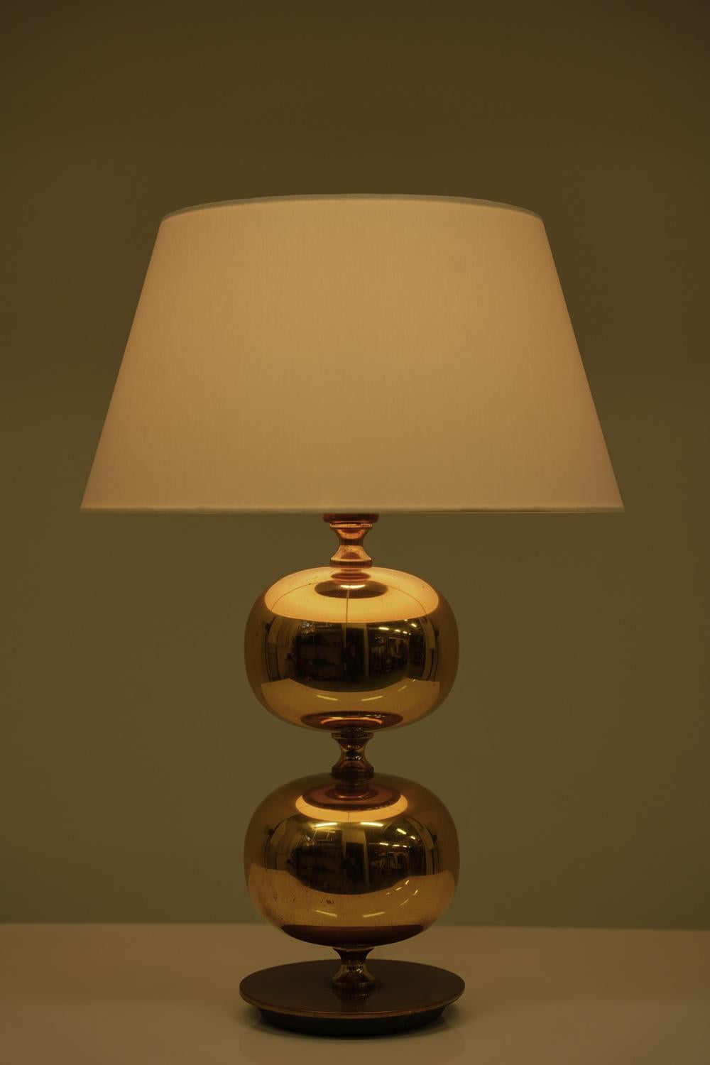 20ième siècle Lampes de table suédoises du milieu du siècle en laiton par Stilarmatur Tranås en vente