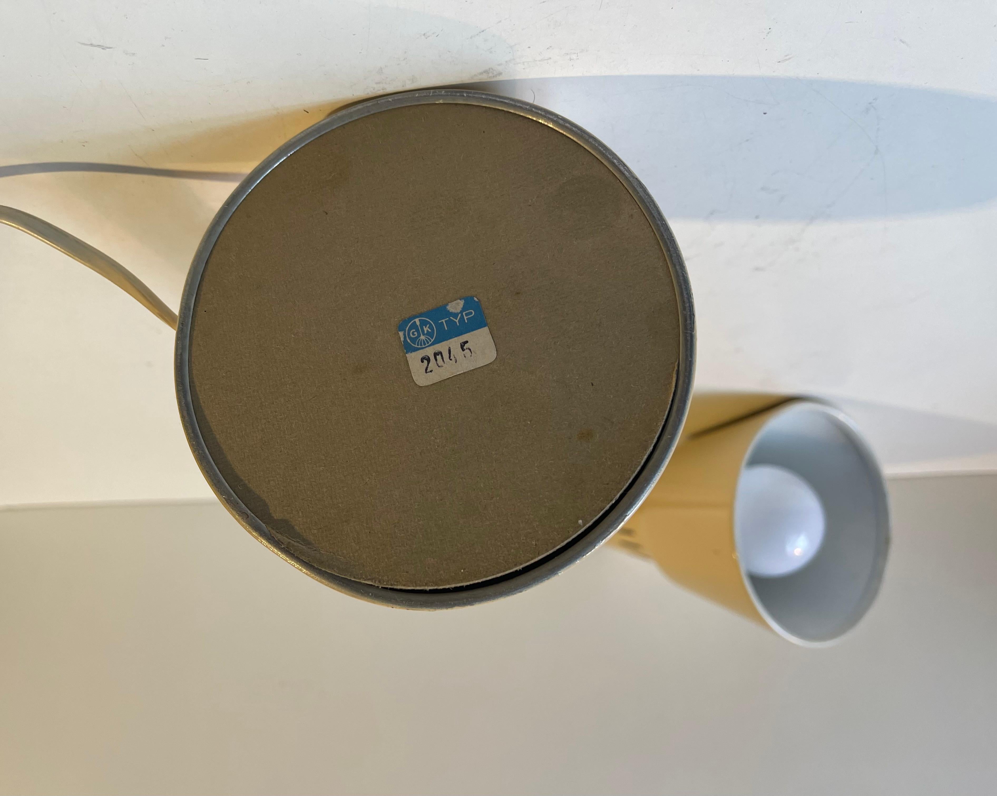 Lampe de table beige en teck et laiton du milieu du siècle suédois par GK Gnosjö, années 1960 en vente 3