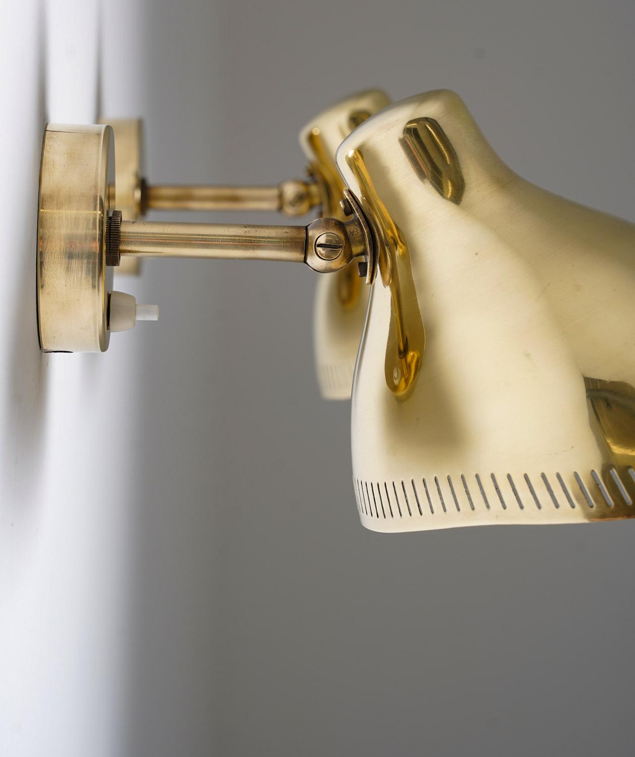 Lámparas de pared suecas de mediados de siglo by ASEA Latón en venta