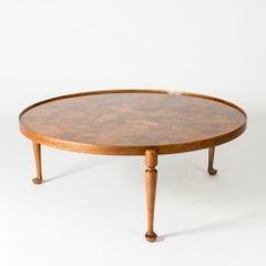 Schwedischer Couchtisch aus Walnussholz im Mid-Century-Stil von Josef Frank, Firma Svenskt Tenn, 1950er Jahre