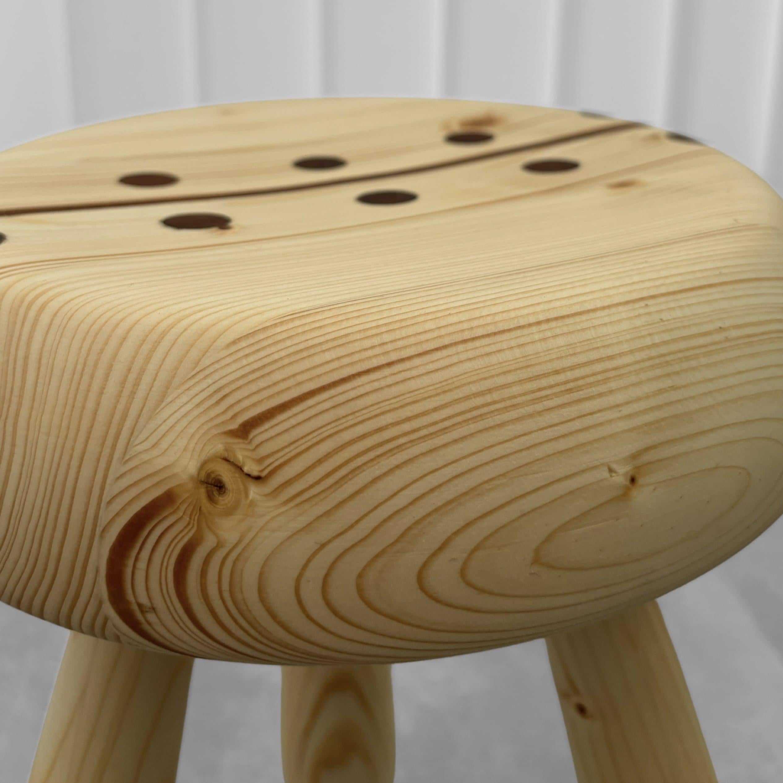 XXIe siècle et contemporain Tabouret de traite suédois en pin et teck par Andreas Zätterqvist en vente