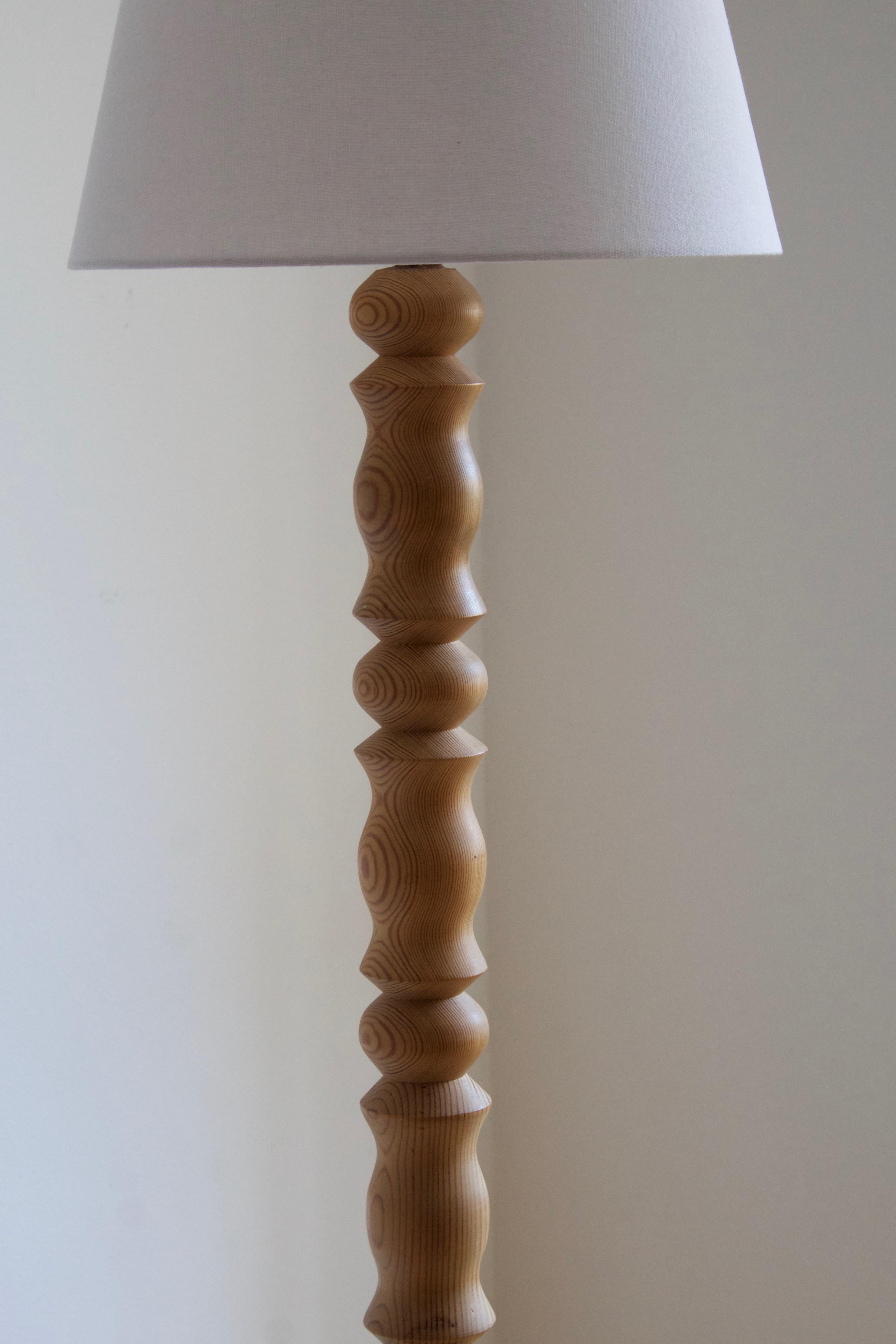 Swedish, Minimalist Floor Lamp, Solid Pine, Fabric, Sweden, 1960s In Good Condition In High Point, NC