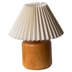 Swedish, Minimalist Table Lamp, Pine, Sweden, 1970