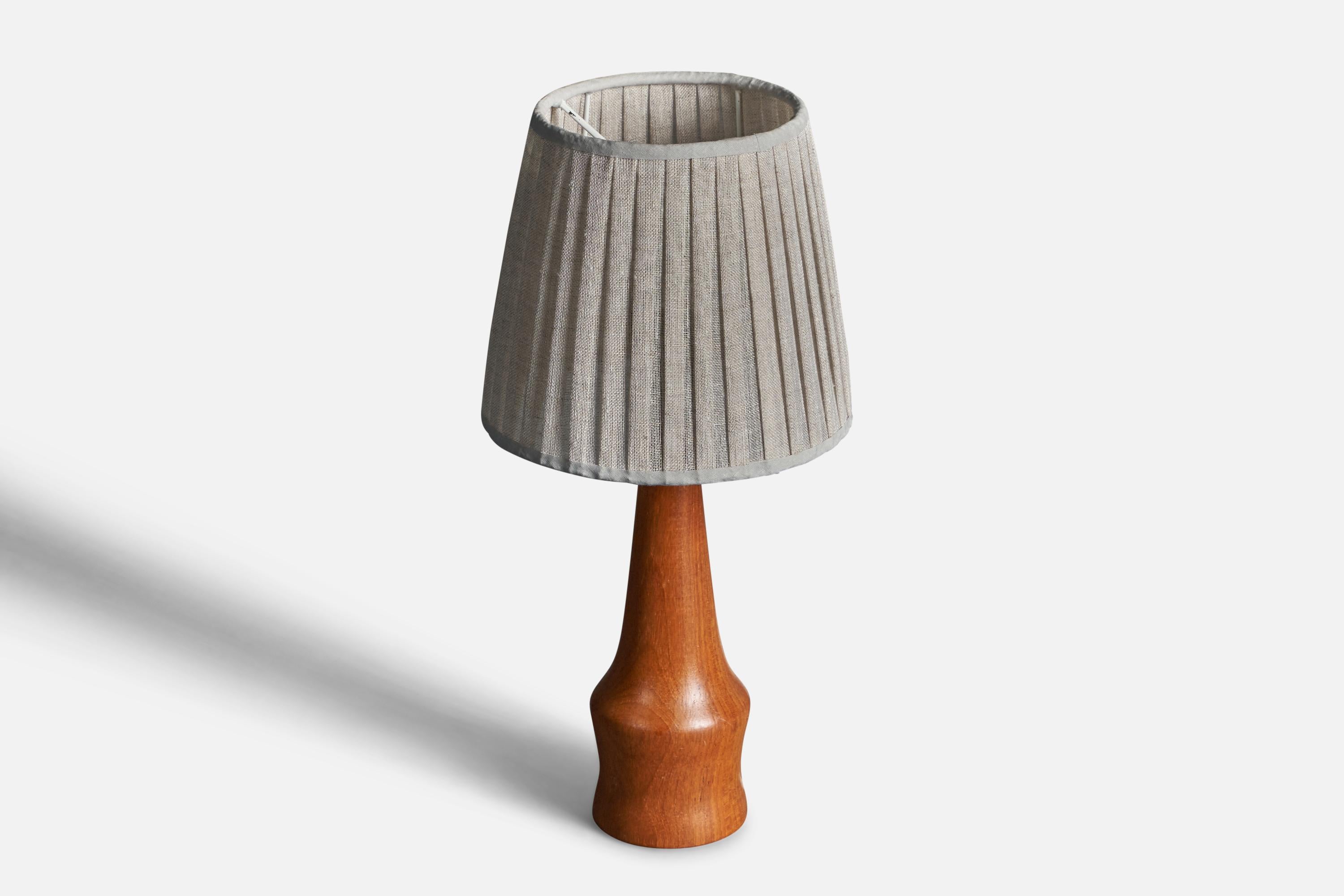 Mid-20th Century Swedish, Minimalist Table Lamp, Solid Stained Oak, Sweden, 1960s For Sale