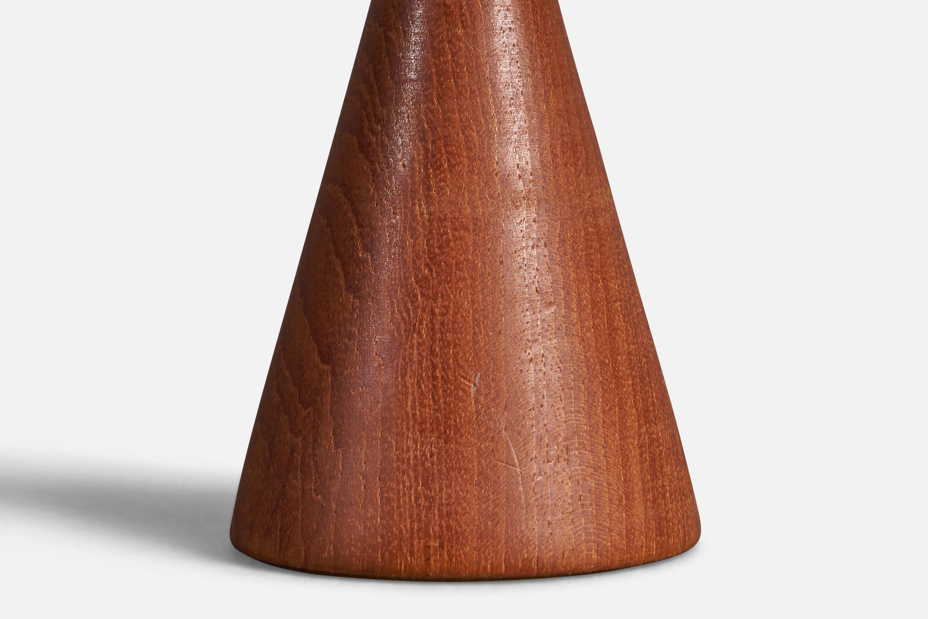 Swedish, Minimalist Table Lamp, Solid Teak, Sweden, 1960s In Good Condition For Sale In High Point, NC