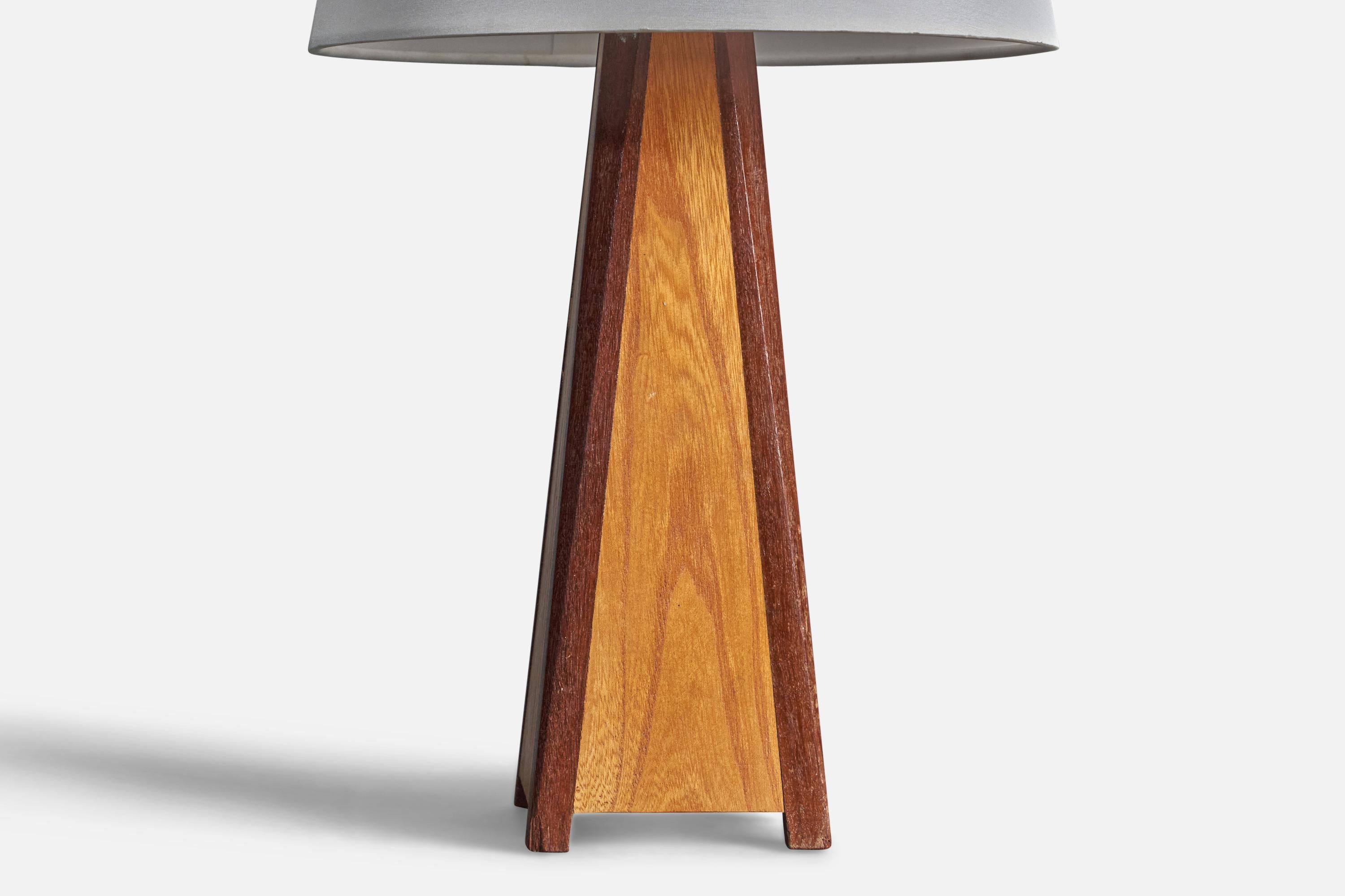 Mid-Century Modern Lampes de table minimalistes suédoises, teck massif et chêne, Suède, années 1960 en vente
