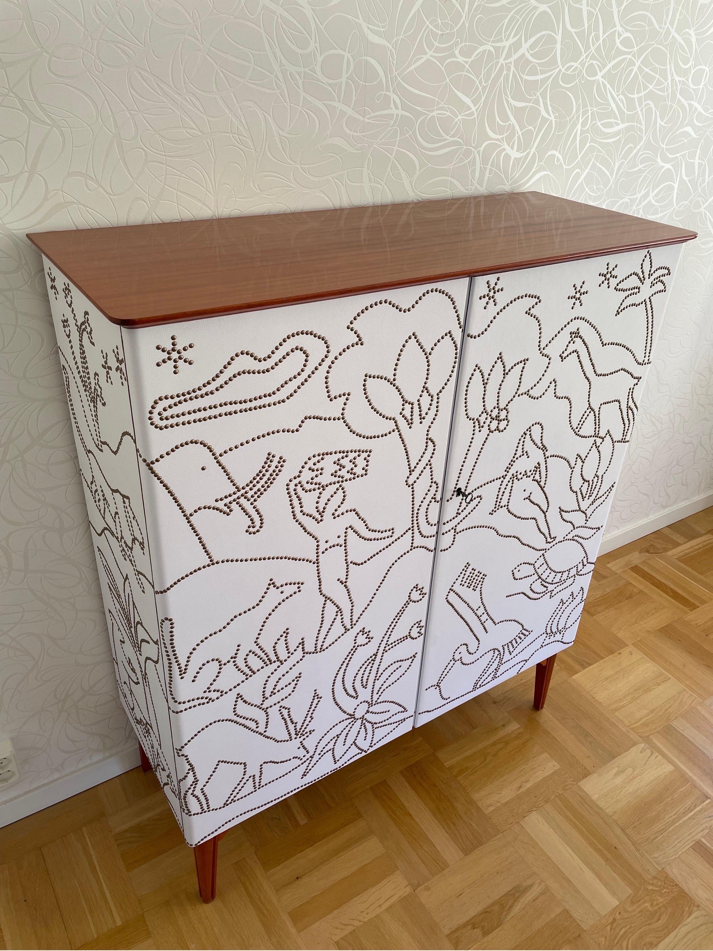 Swedish Modern 1940s Cabinet in Otto Schulz Style In Good Condition In Örebro, SE