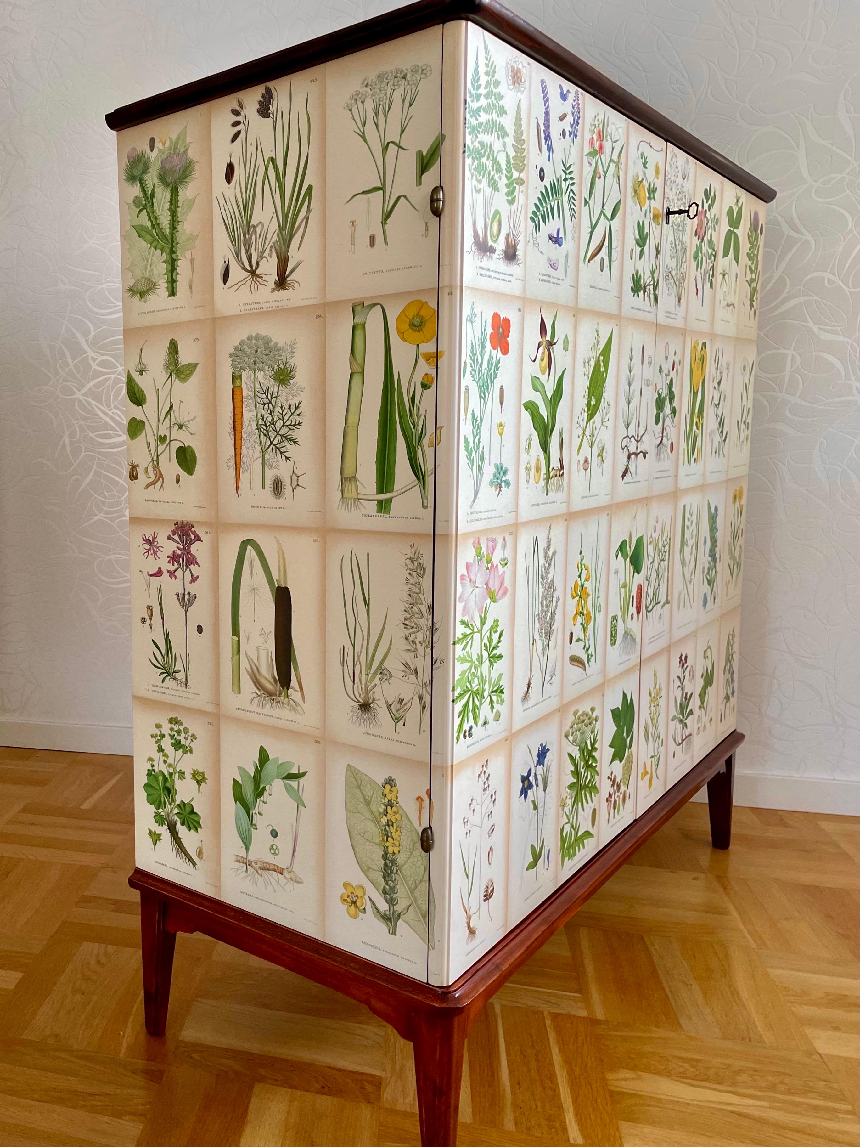 Swedish Modern 1950s Mahogny Cabinet with Nordens Flora (Nordic Flowers) Decor 
 For Sale 1
