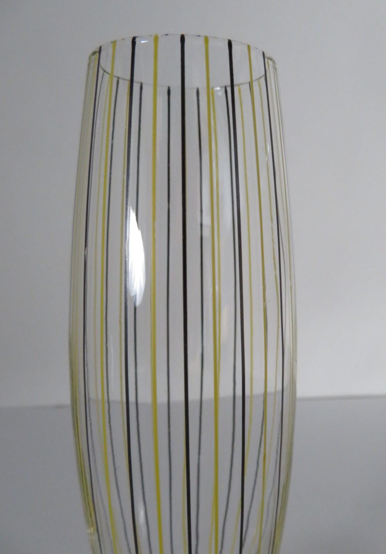 Swedish Modern AFORS Blown Glass Stemmed Vase, Sweden, 1940s In Good Condition For Sale In Miami, FL