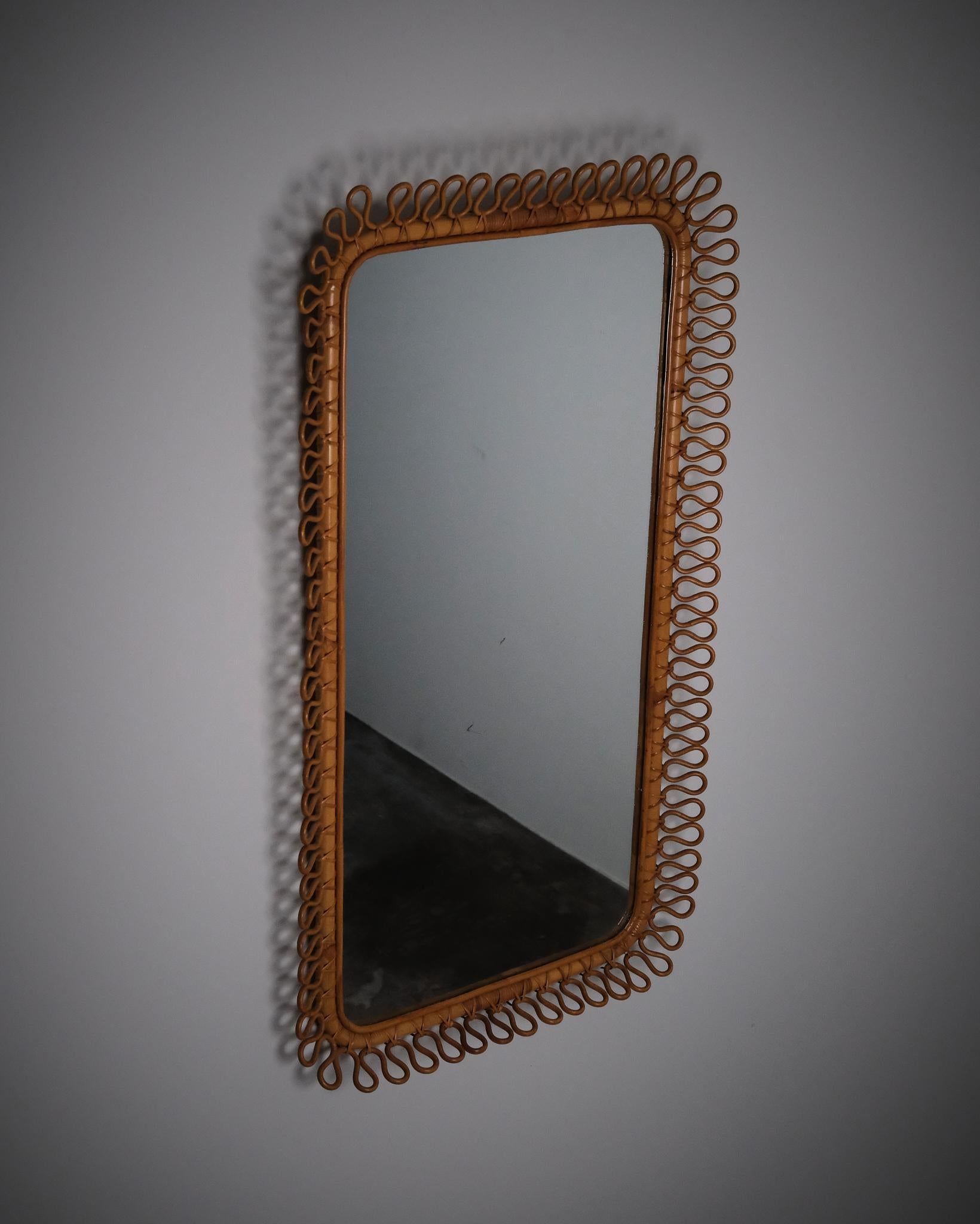 Scandinave moderne Miroir suédois moderne en bambou et rotin, designer anonyme, années 1940-1950 en vente