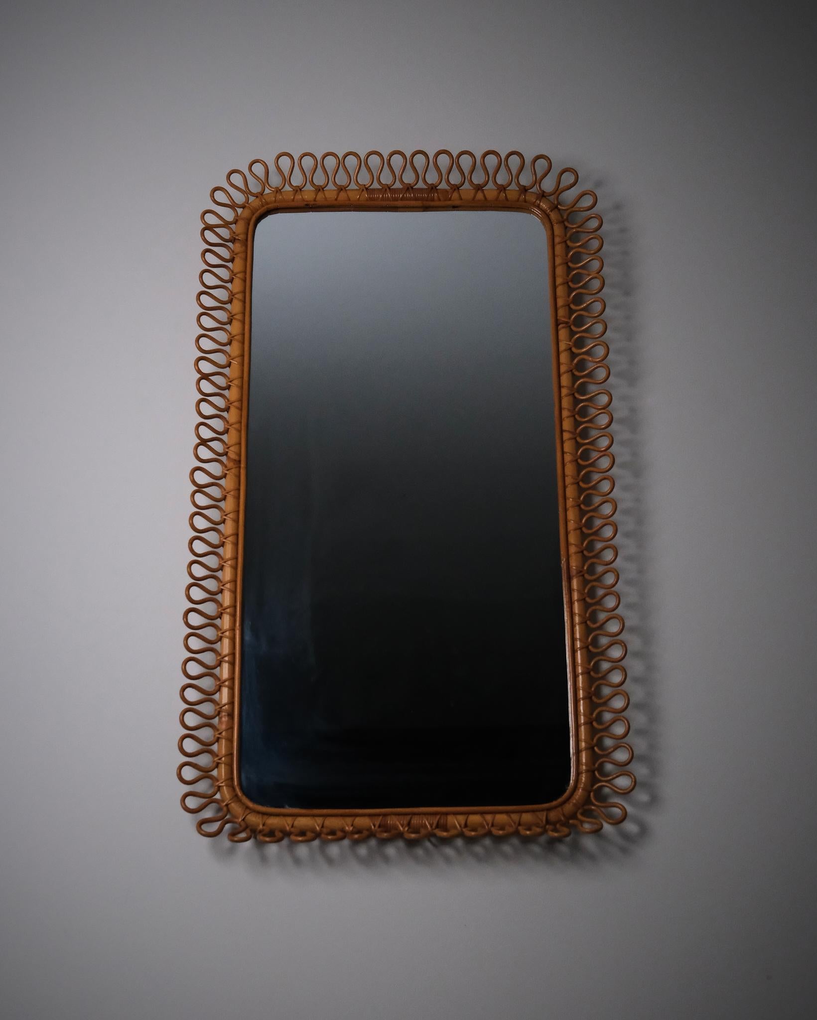 Suédois Miroir suédois moderne en bambou et rotin, designer anonyme, années 1940-1950 en vente