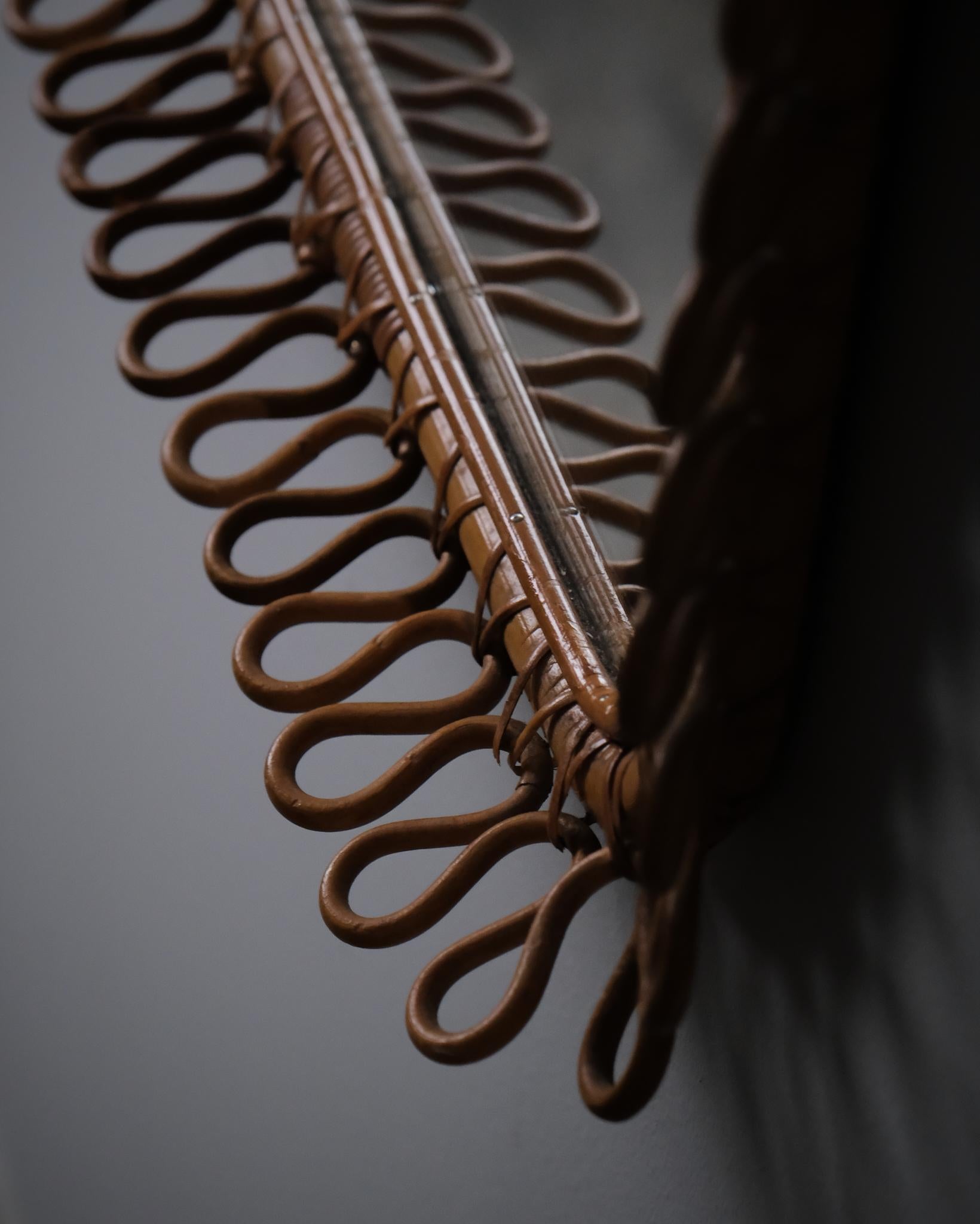 20ième siècle Miroir suédois moderne en bambou et rotin, designer anonyme, années 1940-1950 en vente