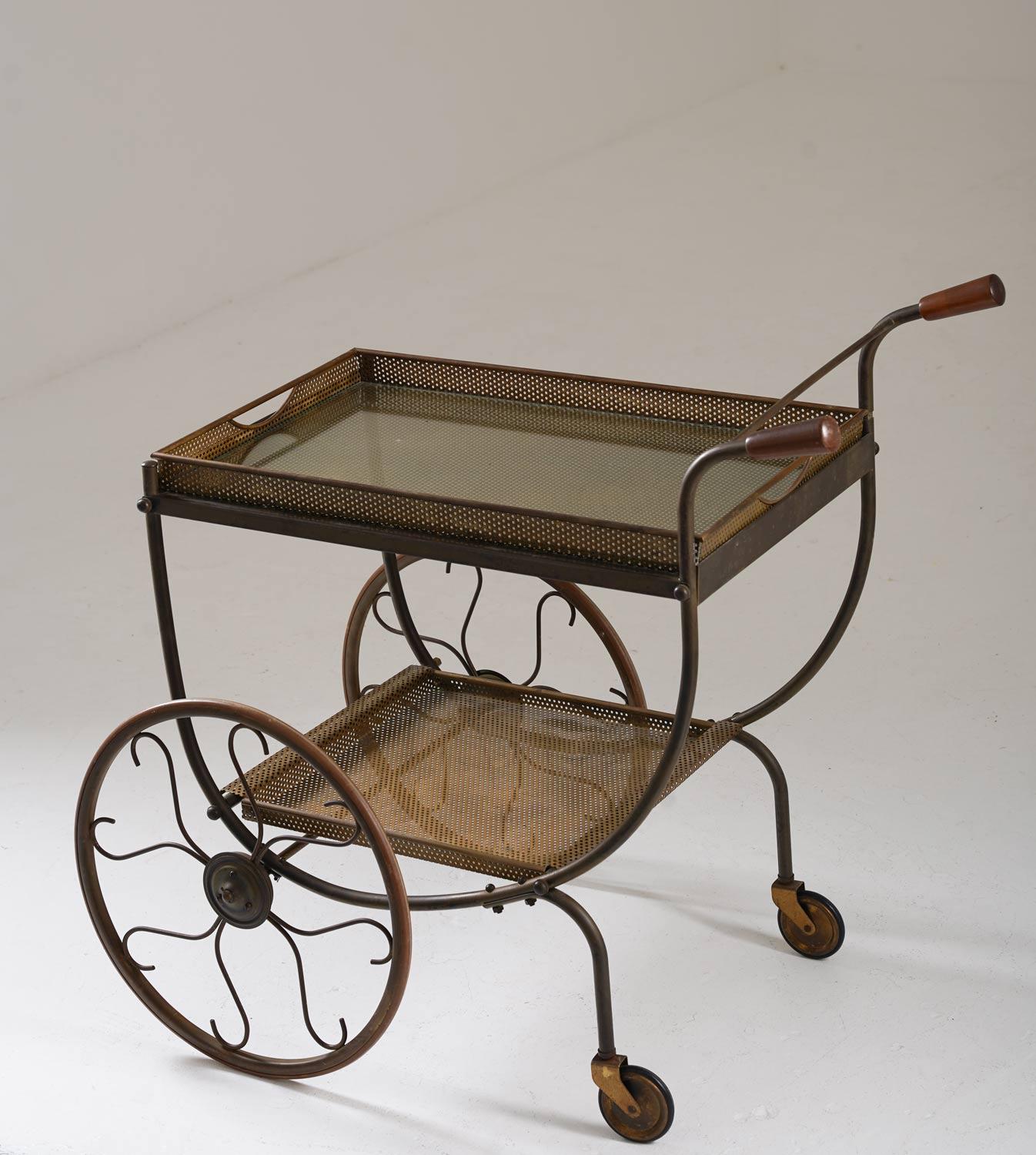 Mid-Century Modern Chariot de bar moderne suédois en laiton en vente