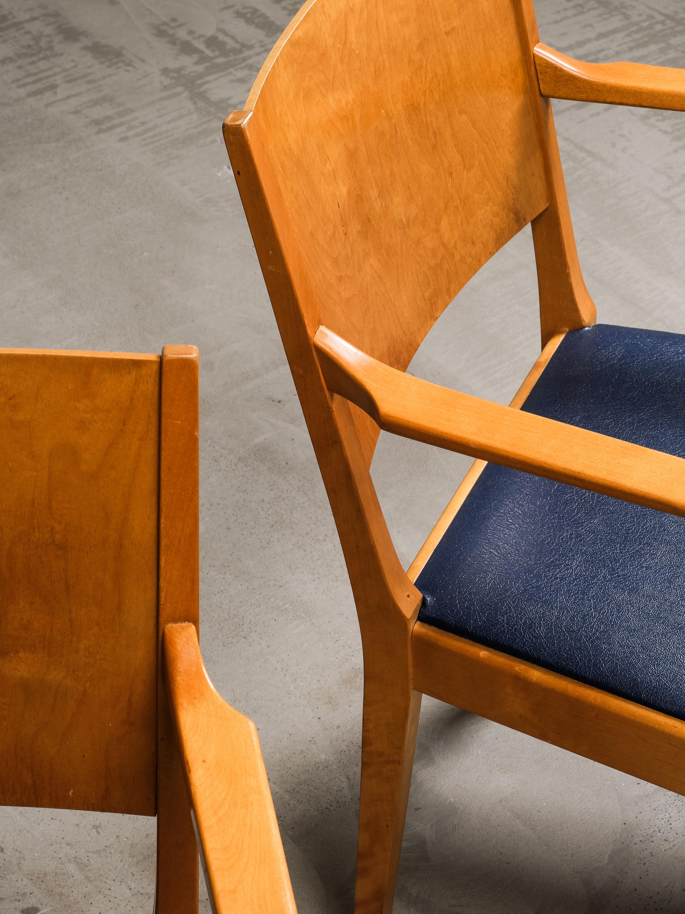 Swedish Modern Birch Armchairs with Blue Faux Leather Upholstery, 1940s im Angebot 5