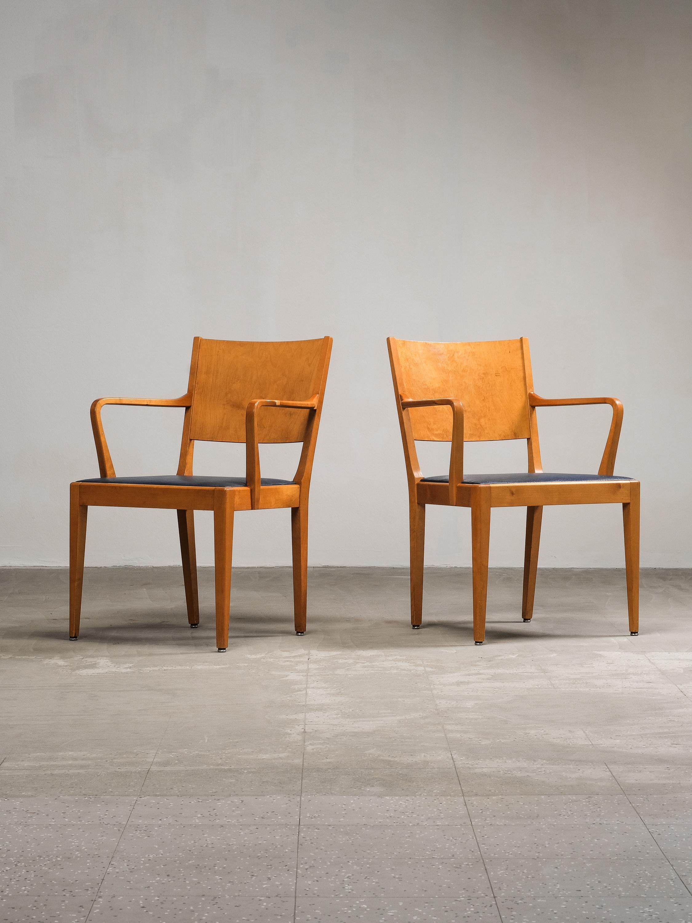 Swedish Modern Birch Armchairs with Blue Faux Leather Upholstery, 1940s (Skandinavische Moderne) im Angebot